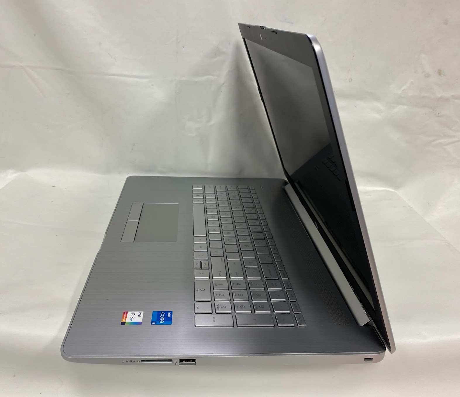 HP 17 Laptop, 17.3″ FHD IPS 100% sRGB Display, Intel Core i5-1135G7, Win 11,used