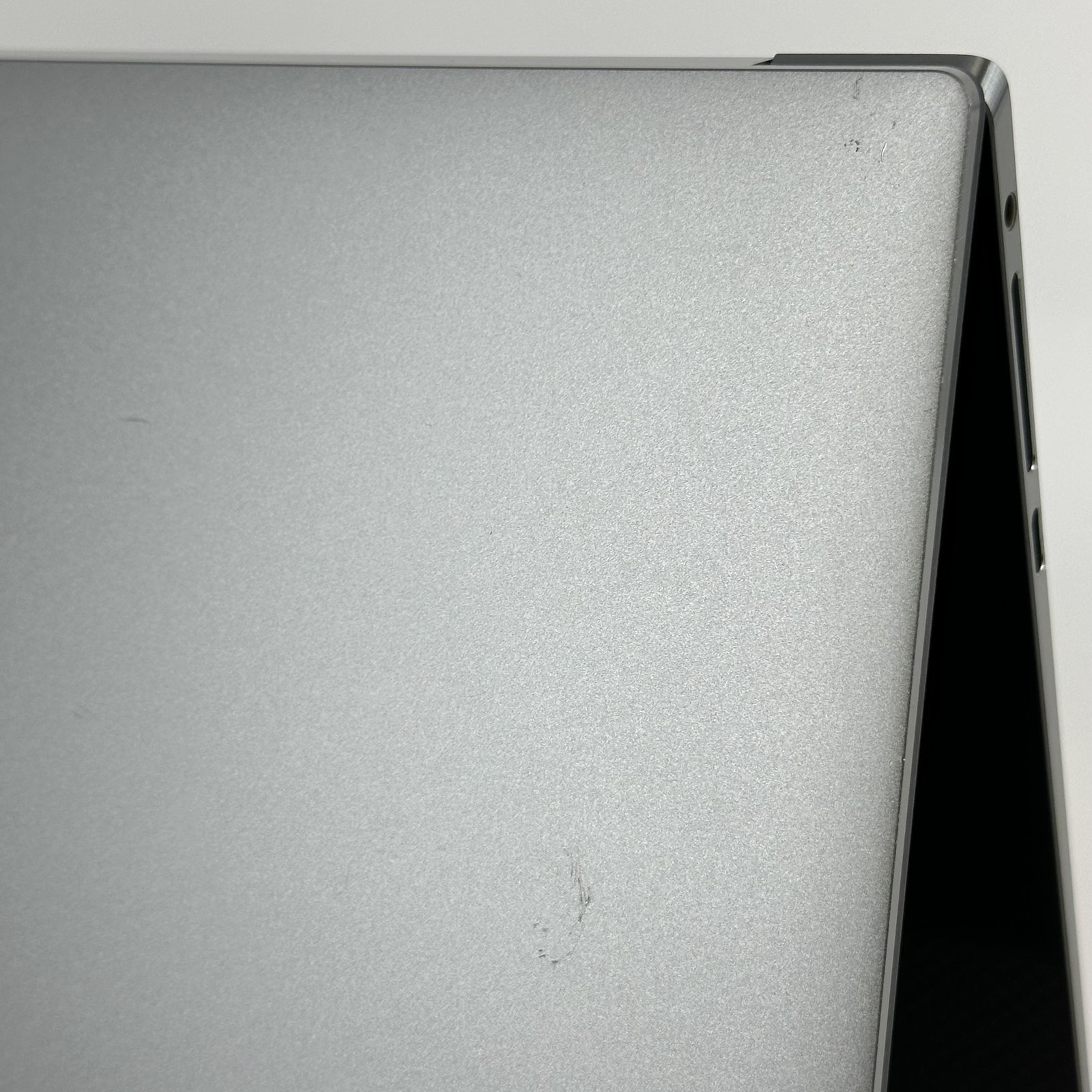 Dell Precision 5560 15.6 UHD+ TOUCH i7-11850H 2.50GHz 64GB 2TB SSD RTX A2000