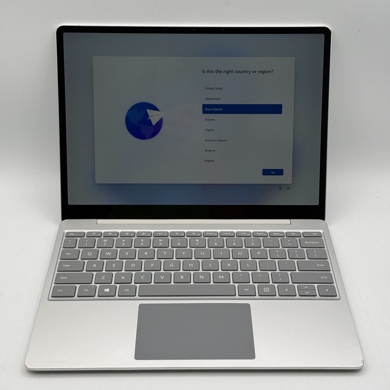Microsoft Surface Laptop Go 1943 12.4″ i5-1035G 1 1.0GHz 4GB RAM 64GB SSD