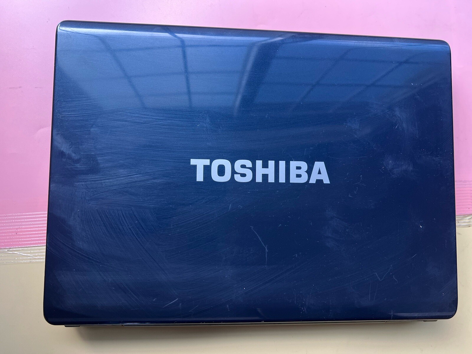 TOSHIBA SATELLITE L305-S5957 Intel Celeron Dual 3GB RAM 320GB HDD LINUX
