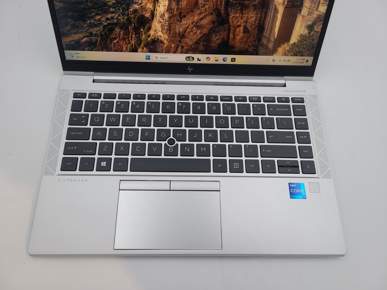 HP EliteBook 840 G8 i7-1165G7 2.70GHz 16GB Ram 256GB SSD Win 11 Pro