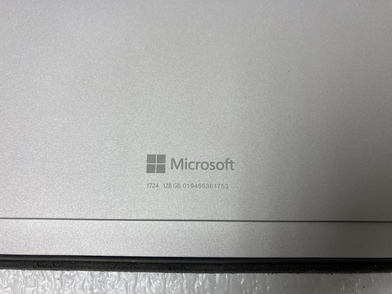 Microsoft Surface Pro 4 1724 i5-6300U @2.40GHz 4GB RAM 128GB SSD Win10Pro *READ