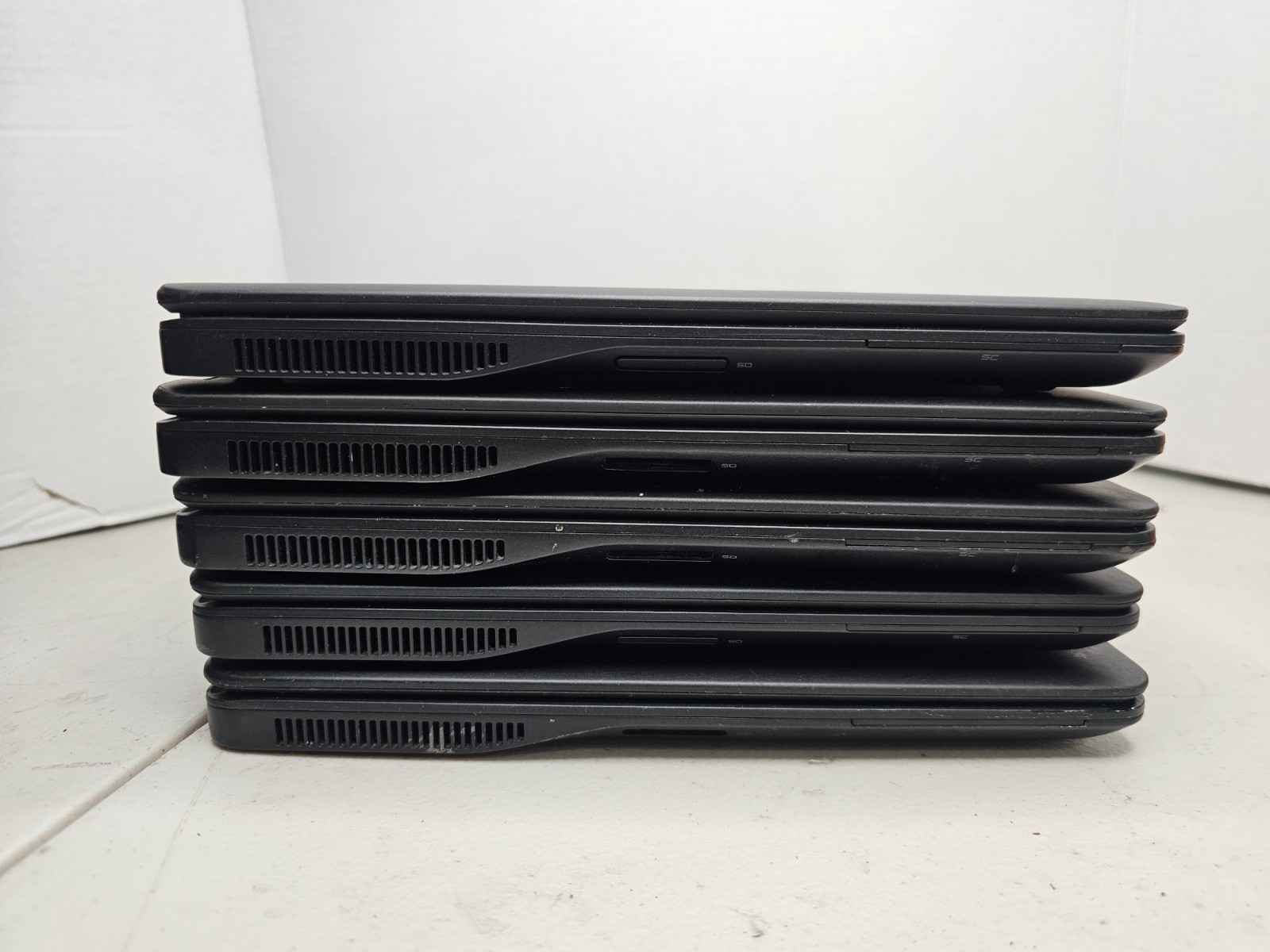 (LOT 5) Dell Latitude E7450 i5-5300U 8/16GB RAM NO DRIVE/AC #04