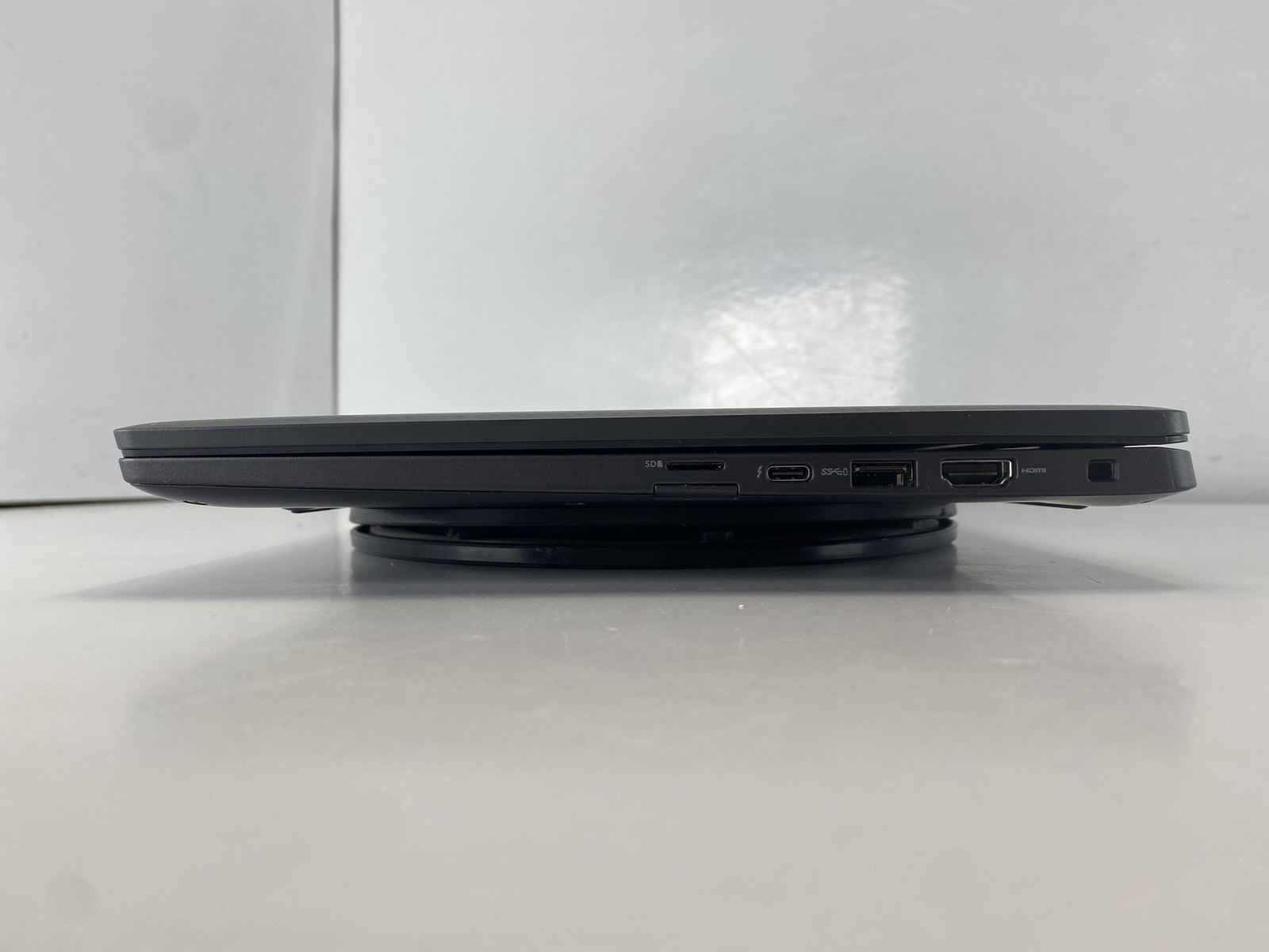 Dell Latitude Laptop 7520 15.6″ Intel Core i7-1185G7 256GB – Black