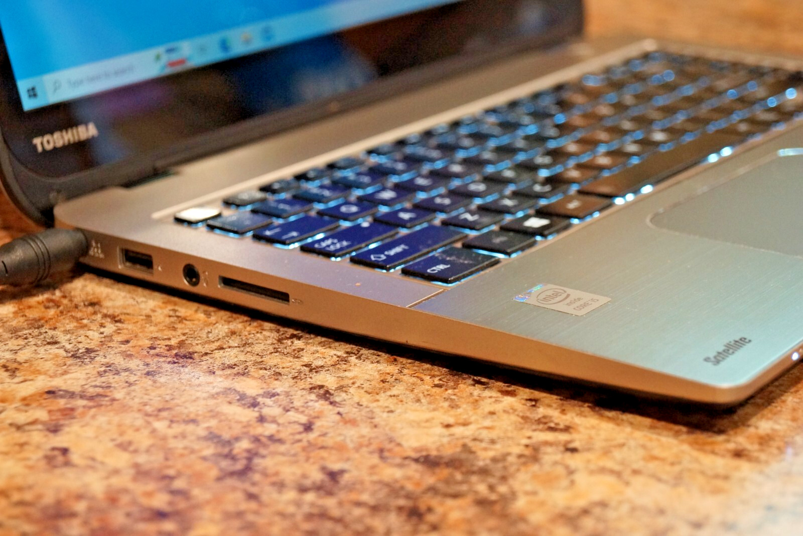 Activated 22H2 WIN 10 Home Toshiba E45t-A4300 Gen4 i5@1.60GHz,6GB RAM, 700GB HDD