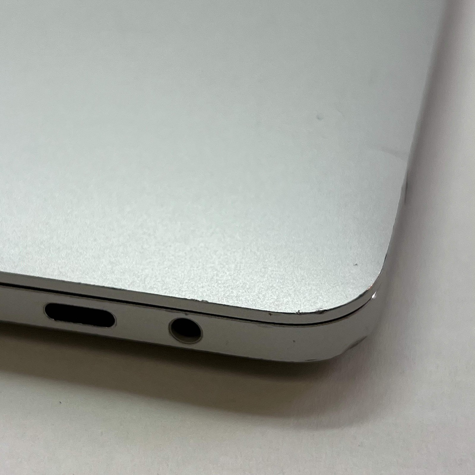 Broken 2018 Apple Macbook Pro Quad Core i5 8GB RAM 500GB A1989 Bad Battery