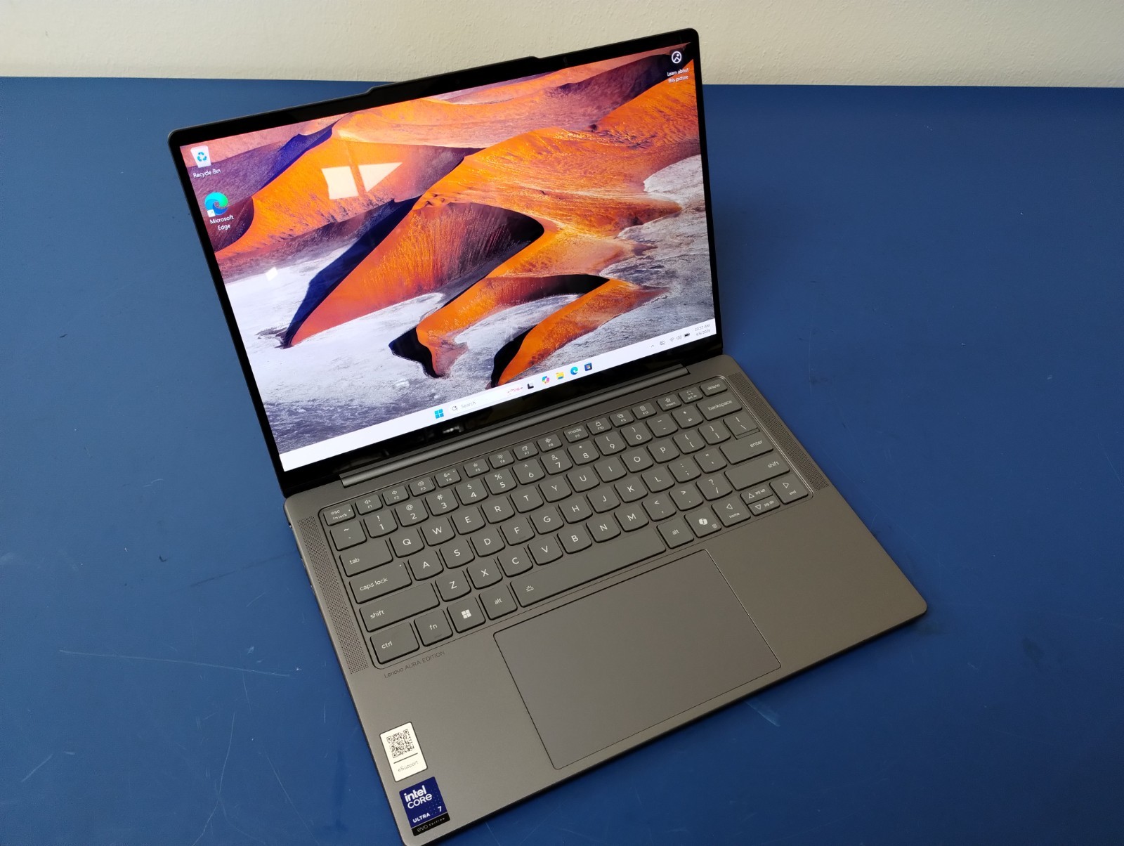 Lenovo Slim 7 14ILL10, Intel Core Ultra 7, 2.20 GHz, 32 GB RAM, 1 TB NVMe SSD
