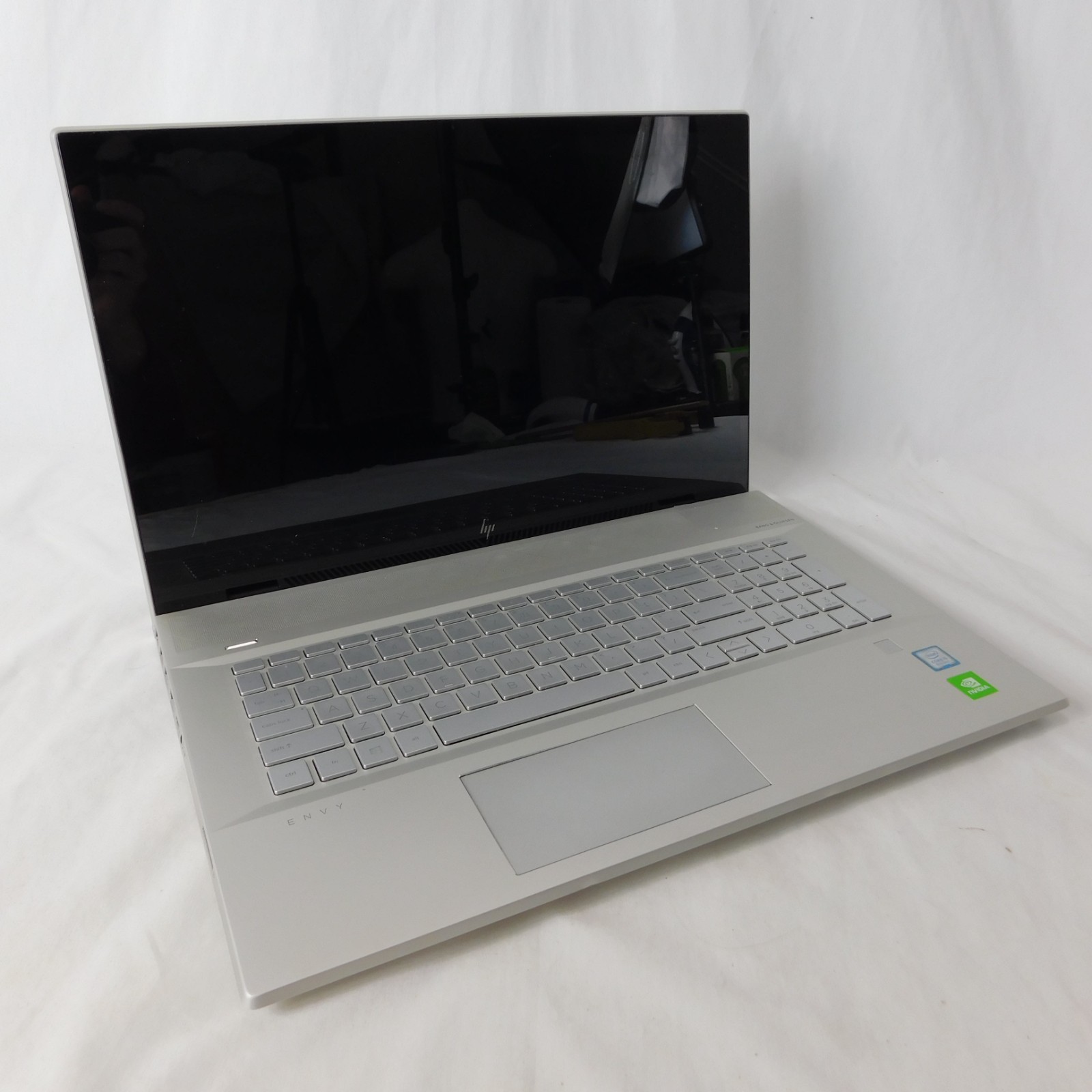 HP Envy Laptop 17t-ce000 17.3″ Touch Screen No battery or HD – FOR PARTS ONLY