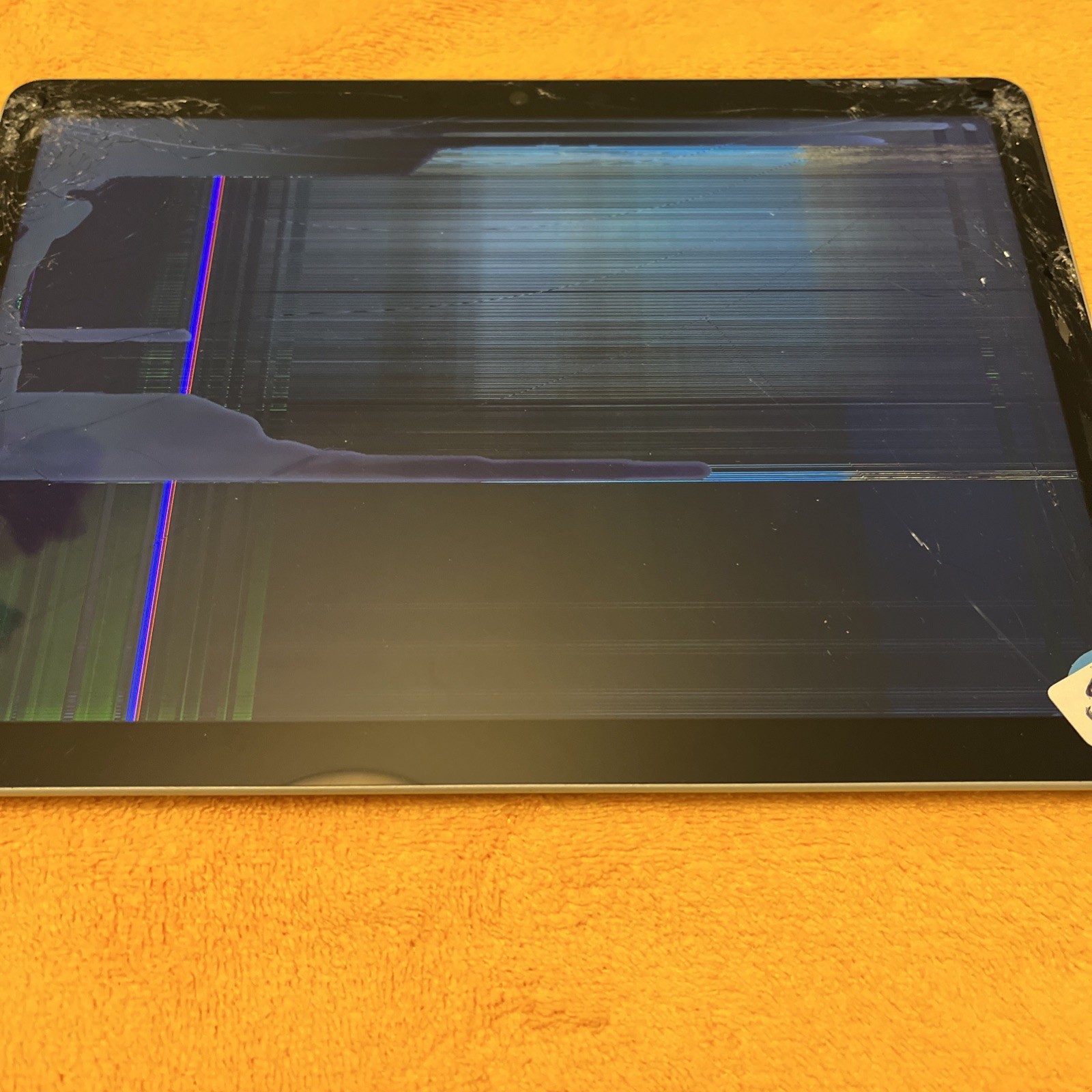 Microsoft Surface Go 2 1926 10.5″ 128 GB Broken Screen