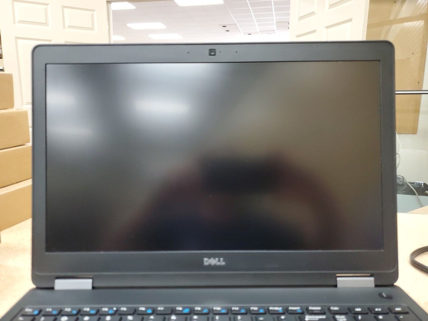 Dell Latitude E5570 15.6″ (500g SSD, Intel Core i5 6th Gen., 8GB) 042026-4