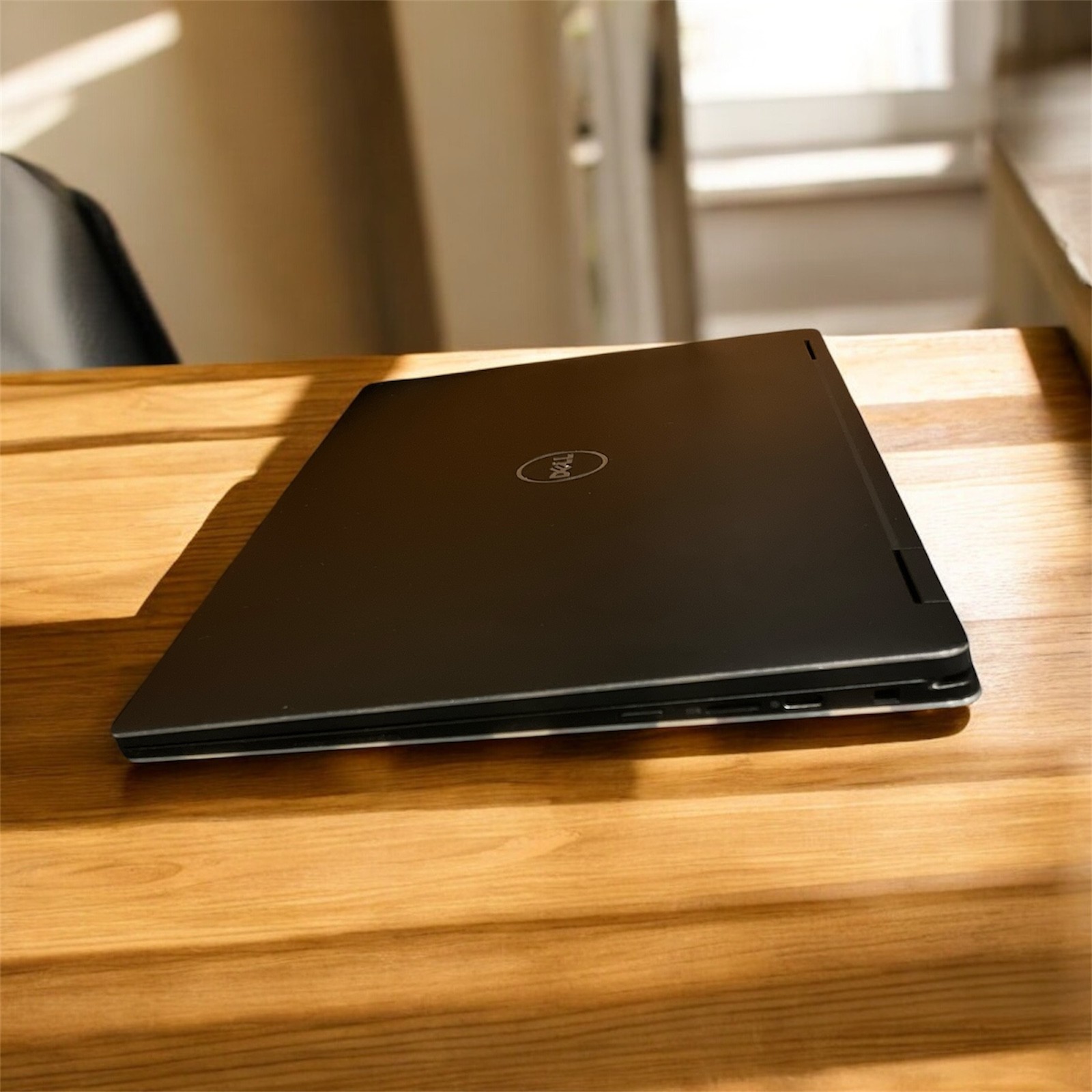 Dell XPS 13 9365 2-in-1 Laptop – i5, 8GB RAM, 500GB SSD, Charger Included