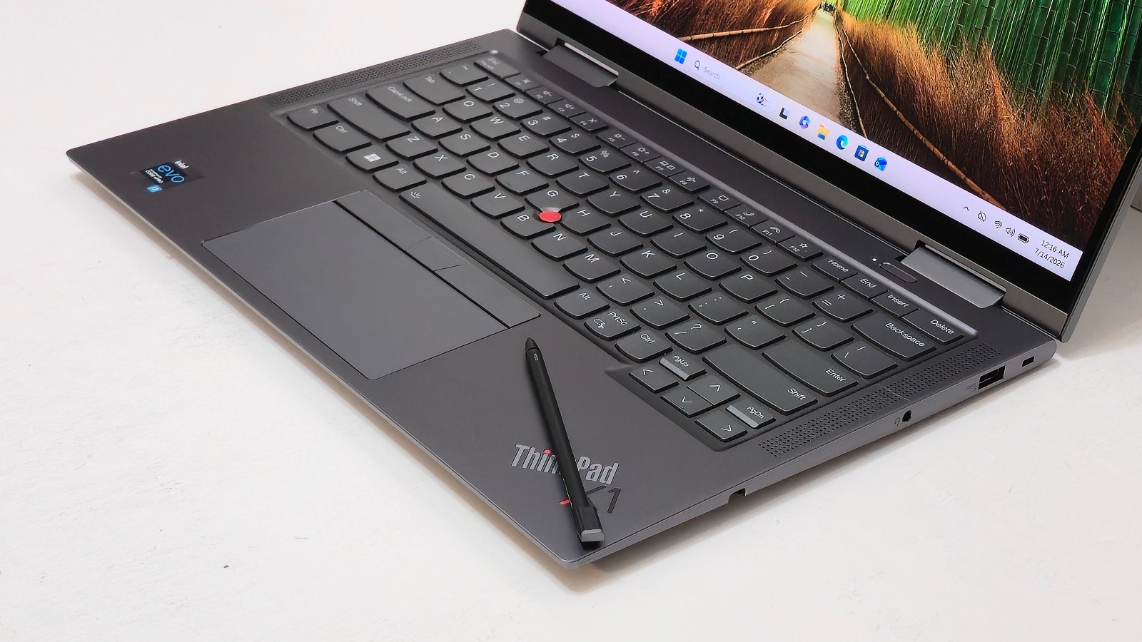Lenovo ThinkPad X1 Yoga Gen 6 (i7-1185G7 CPU, 32 GB RAM 1 TB SSD) 14″ 4K Touch