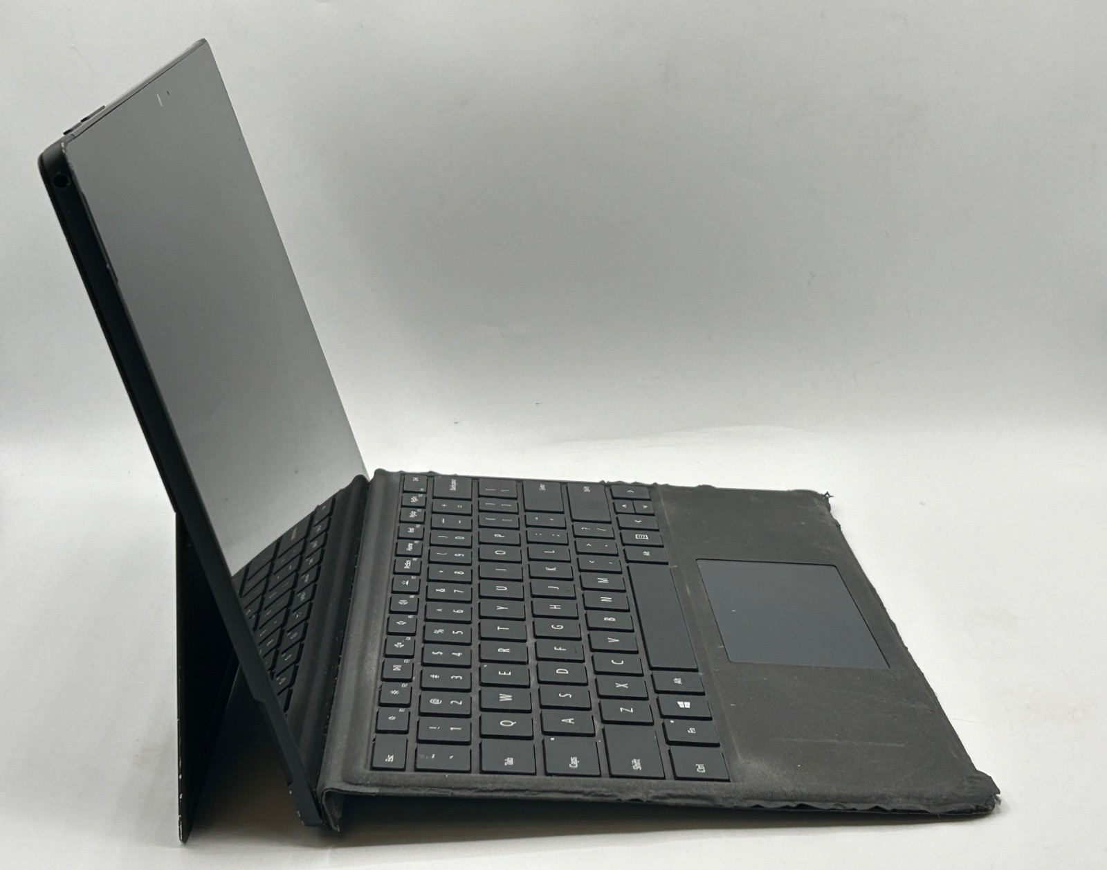 Microsoft Surface Pro 6 12.3″ i5-8350U 8GB RAM 256GB SSD Win 11 Pro