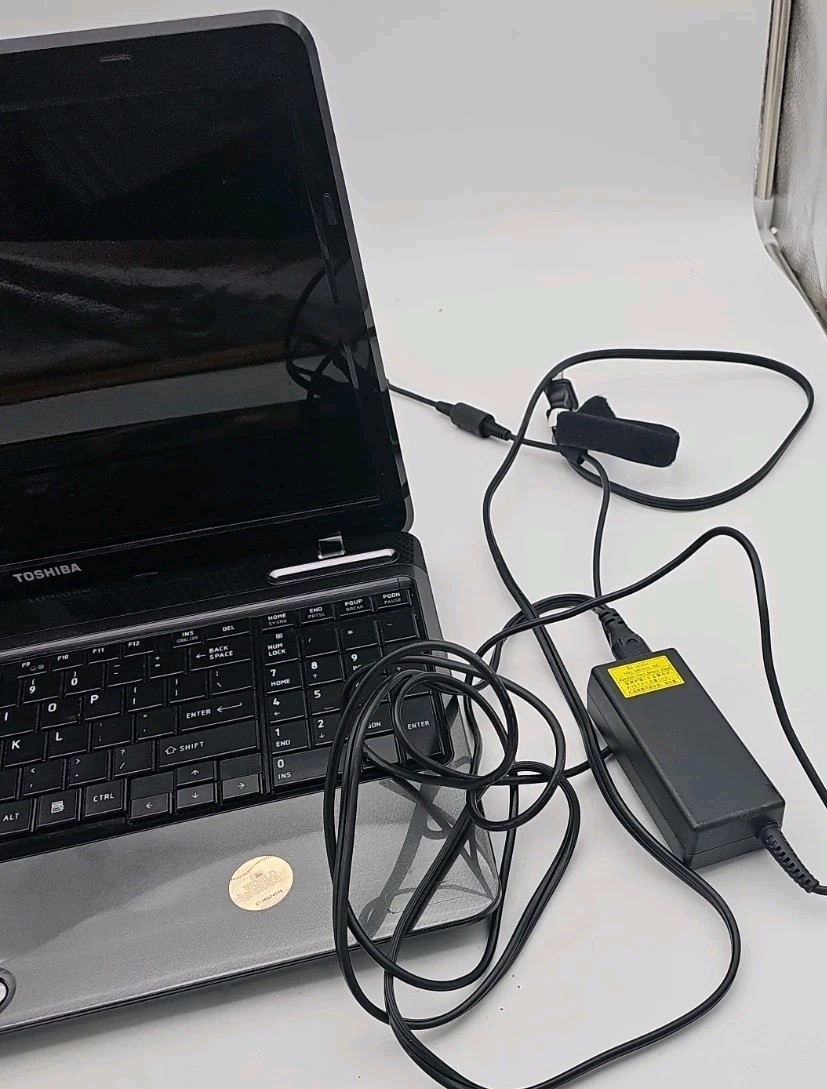 Toshiba Satellite L655-S5096 Intel Pentium 15.6″ Laptop – for parts