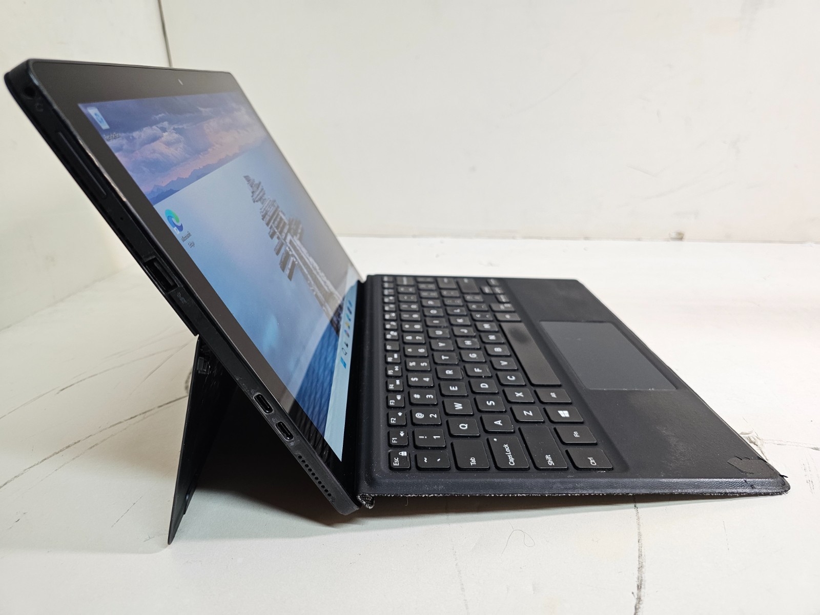 Dell Latitude 5285 Tablet Laptop – 2.6 i5-7300U 8GB 256GB 12.3″ Touchscreen