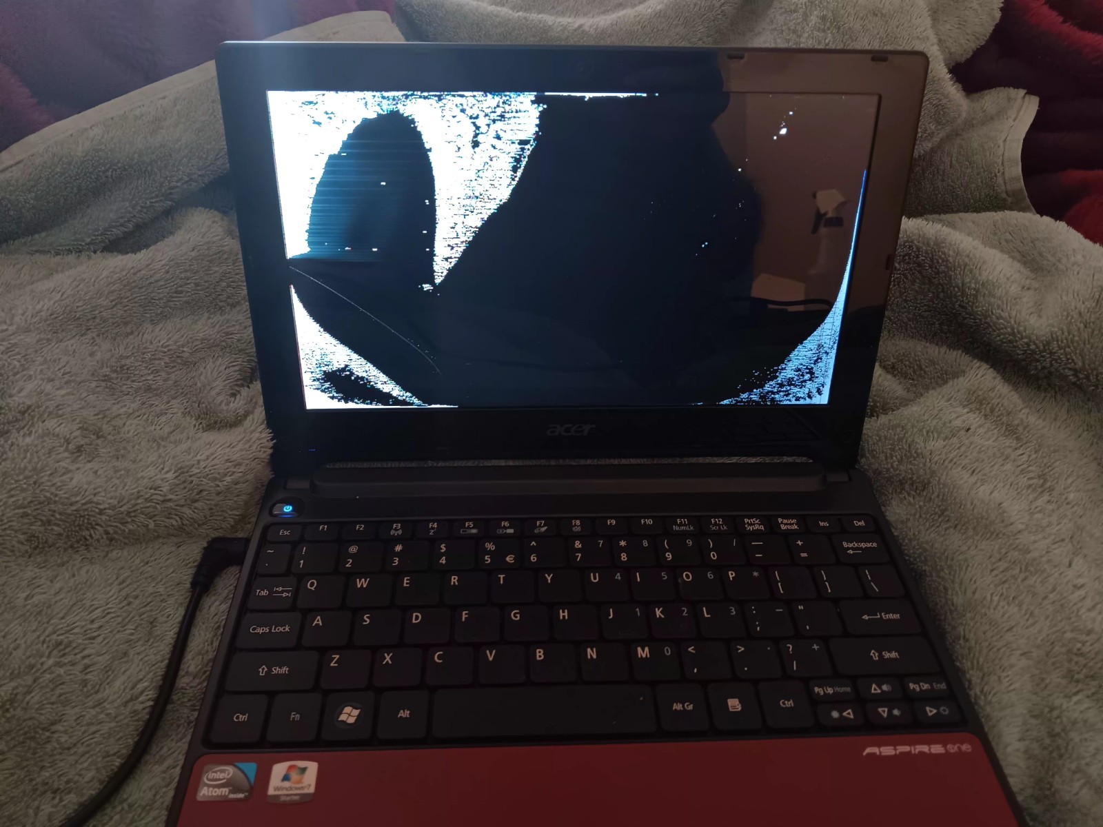 Acer Aspire One AOD255 Red Netbook Intel Atom N450 1GB RAM 10.1″ Windows 7