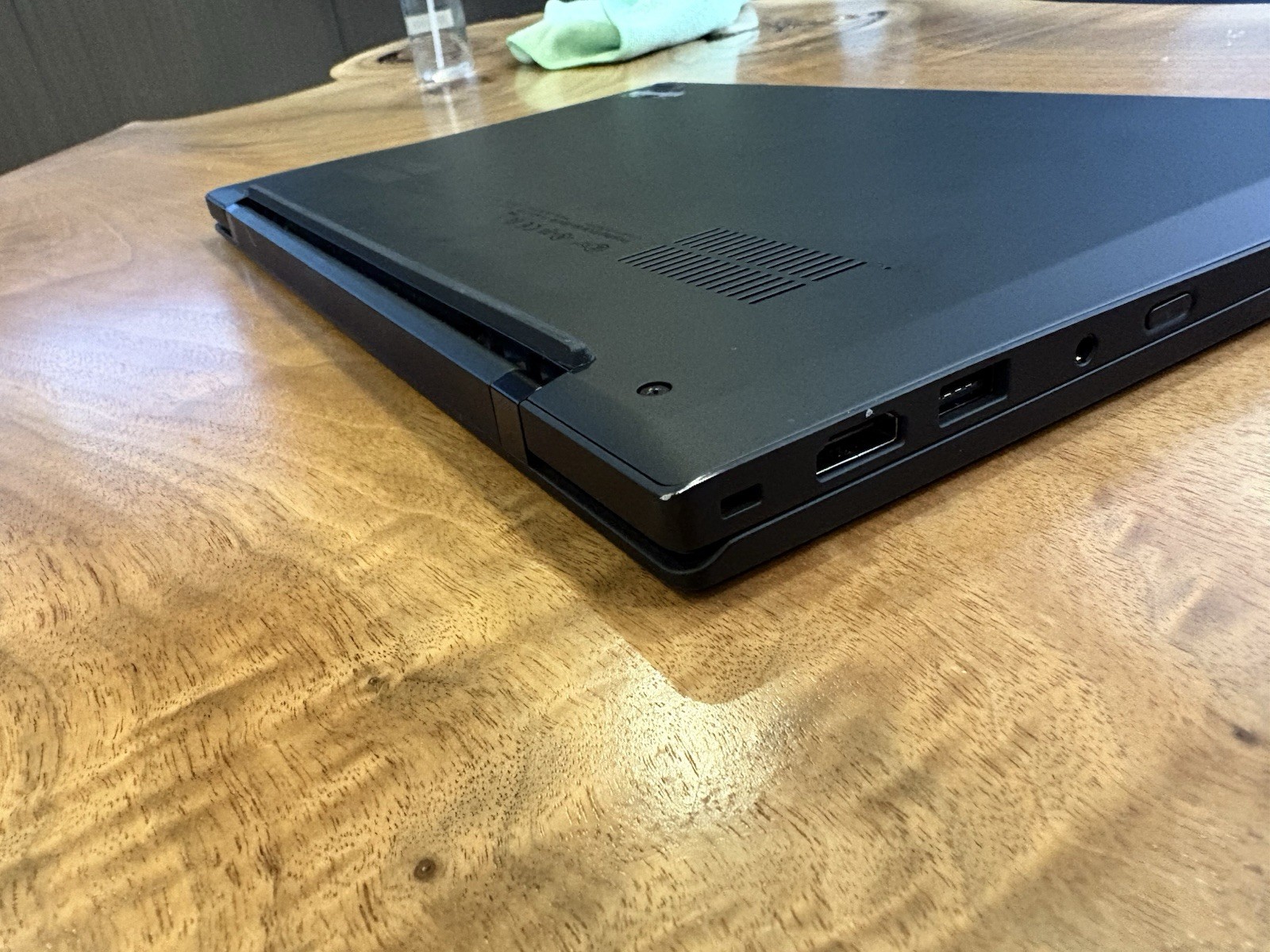 Lenovo ThinkPad X1 Carbon Gen 12 2.8K OLED Touch Ultra 7 165U 64GB 1TB Laptop