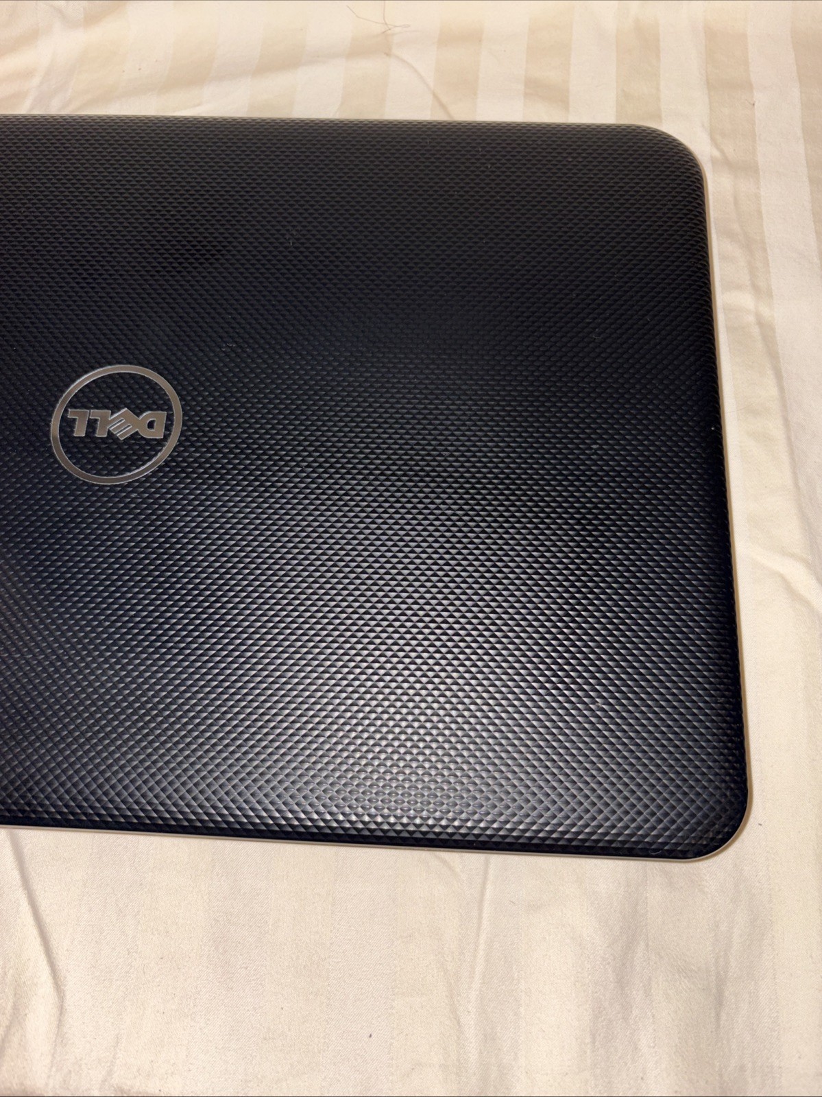 Dell Inspiron 17 3721 17.3″ Laptop Intel Core i3-3227U 4 GB, 500 GB, Win 10 Home