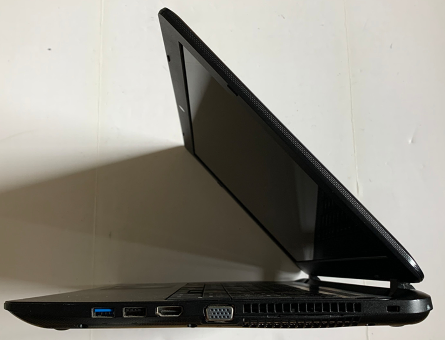 TOSHIBA SATLLITE C55D 15.6″ WIN 11 ACTIVATED AMD A8 8GB RAM 500GB HDD New Batt.