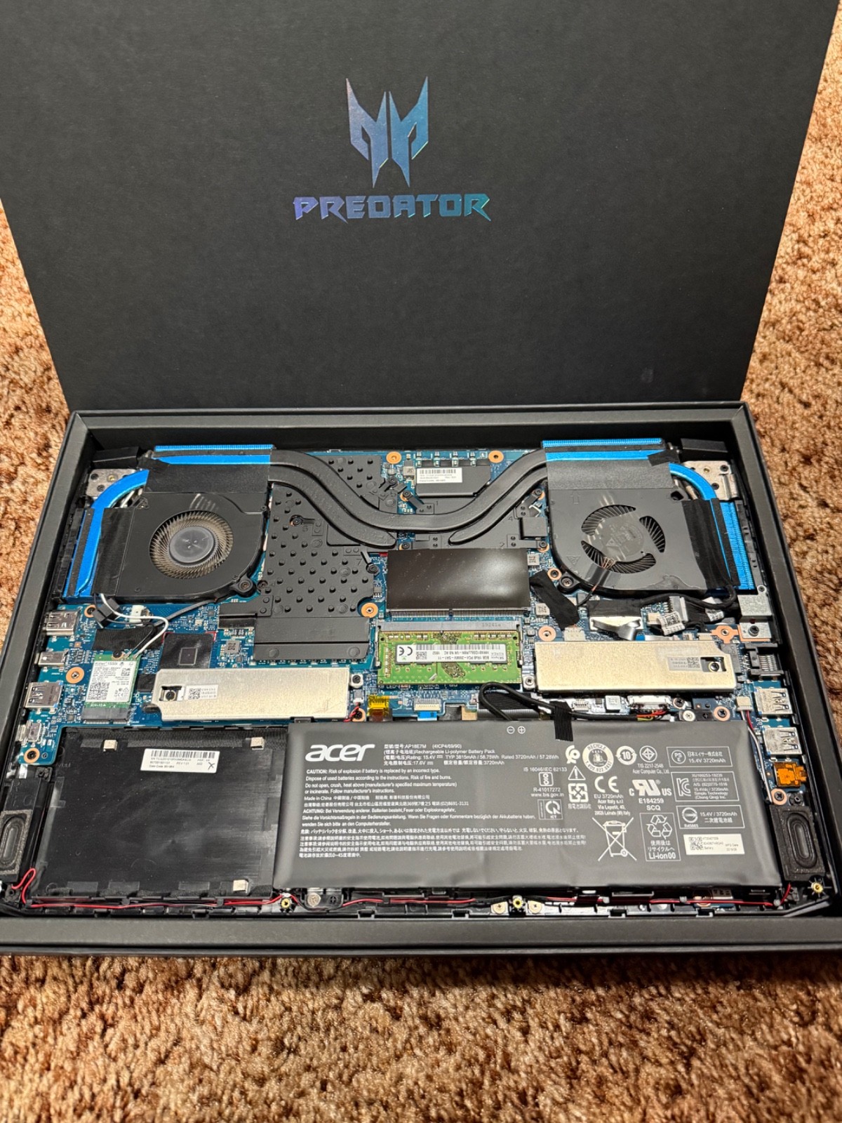 Acer Predator Helios 300 15.6 in (256GB SSD, Intel Core i7 9th Gen. 2.60 GHz 16