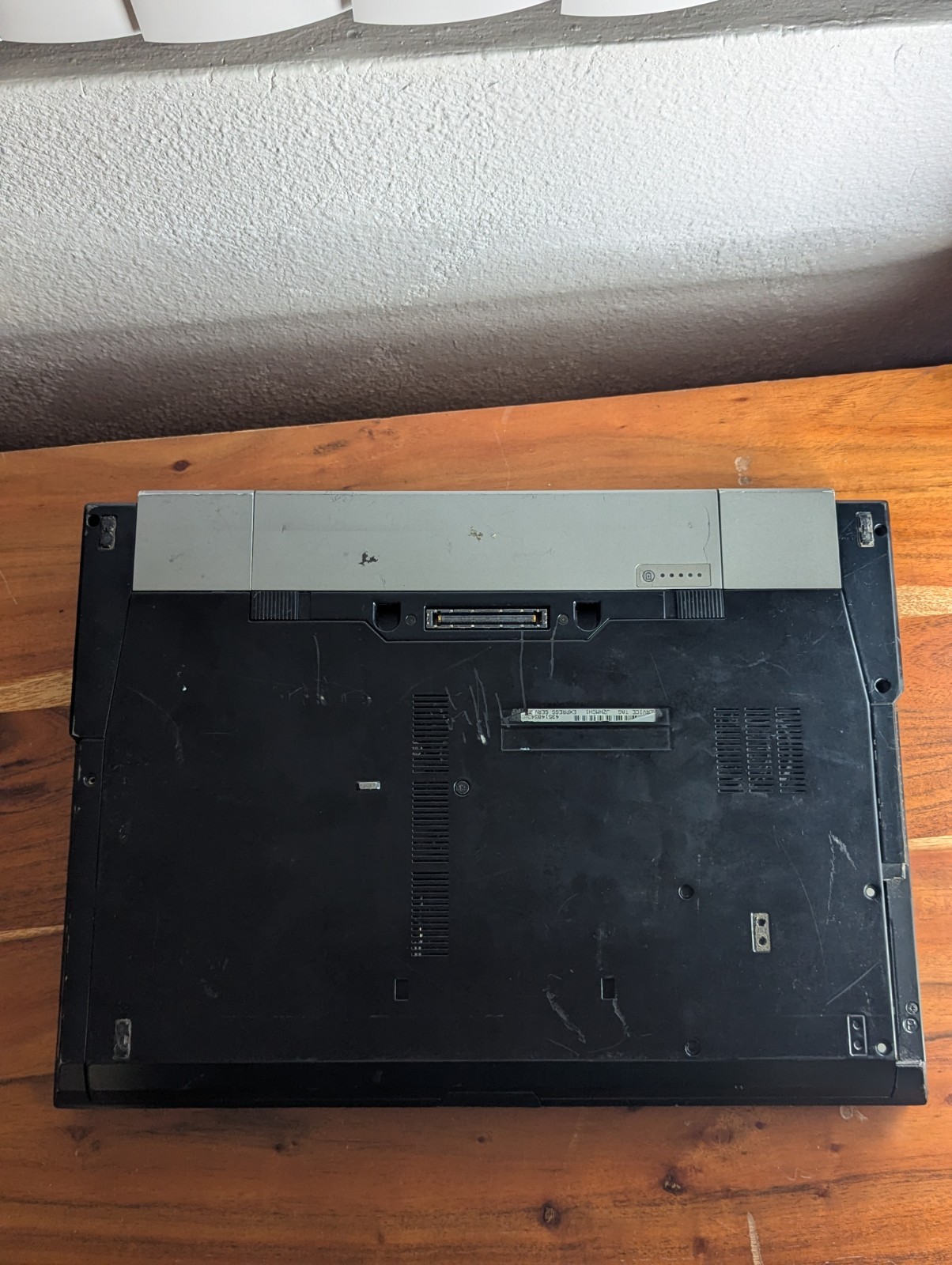 Dell Latitude E6500 Laptop Intel Core 2 Duo 2.40GHz 4GB RAM No HDD/OS **Turns On