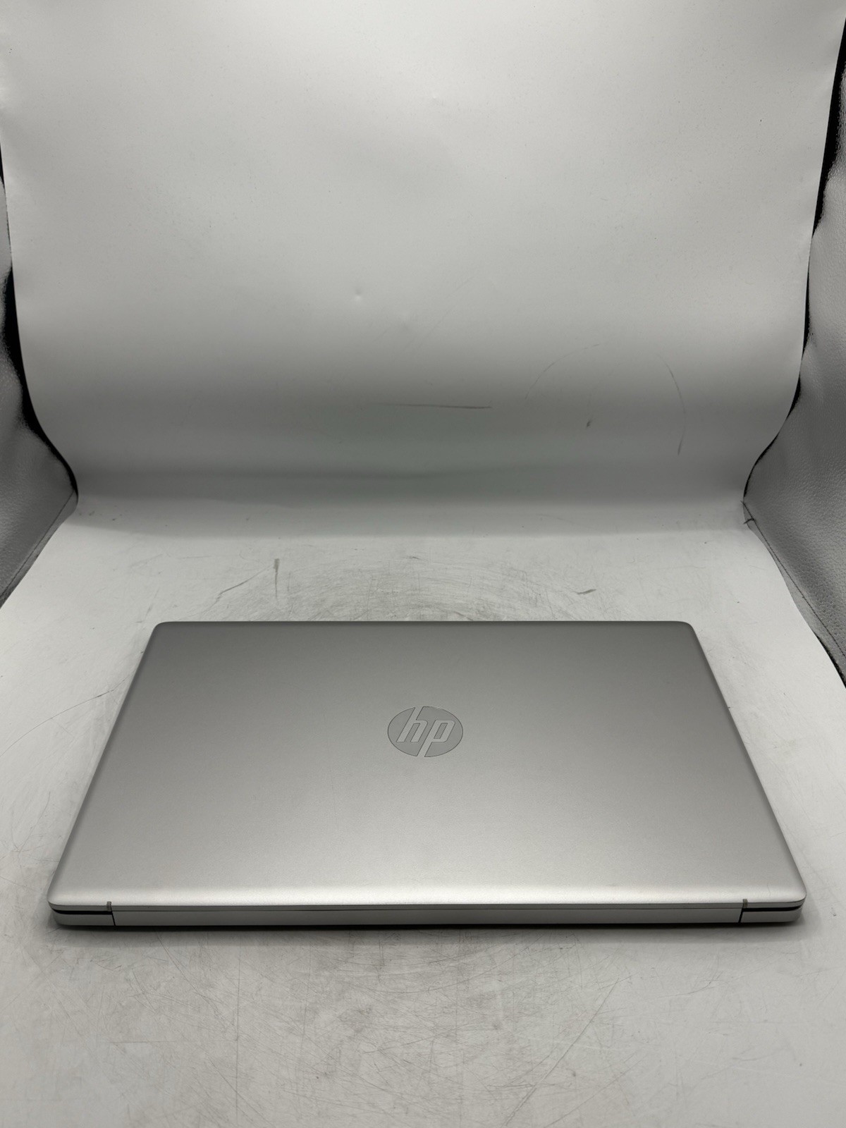 HP 17-CP0035CL 17.3″ Touch Ryzen 5 5500U 2.1GHz 12GB RAM 512GB NVMe Win11