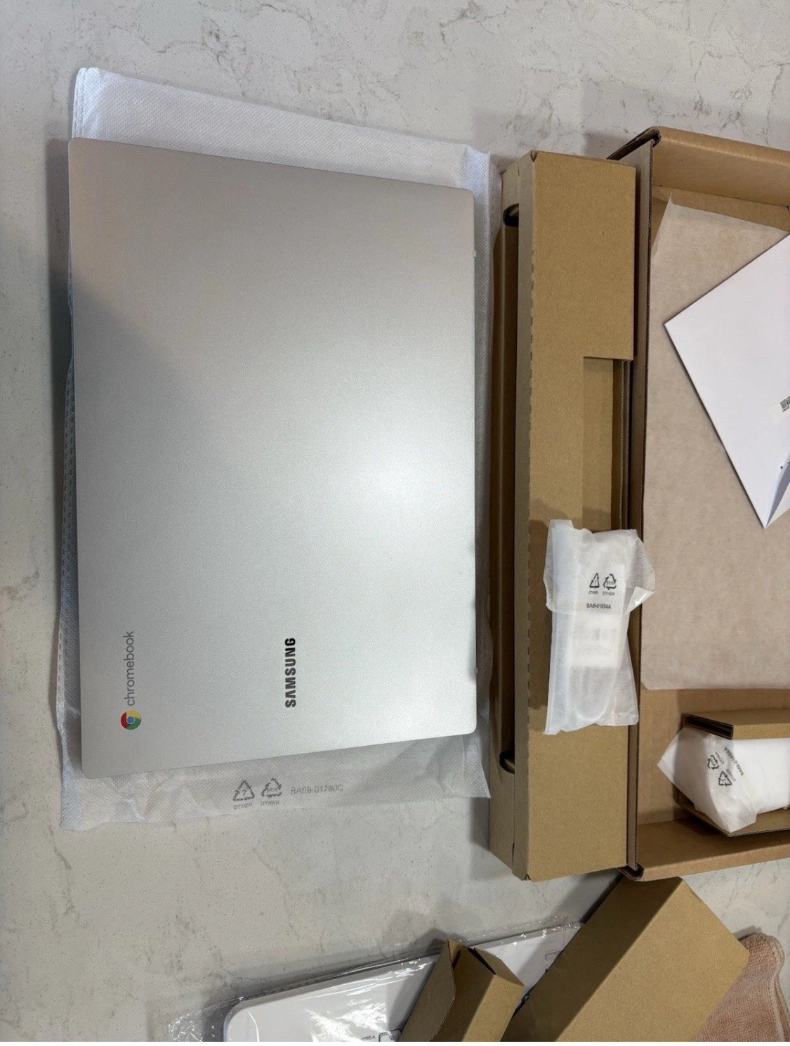 Samsung Galaxy Chromebook Go 14″ (32GB eMMC, Intel Celeron N, 2.80 GHz, 4GB,…