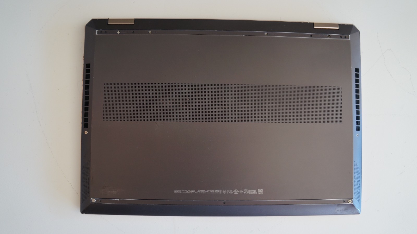 HP Spectre x360 15-DF i7-8565U 1.8GHz 8GB RAM 256GB SSD 4K Display, READ.