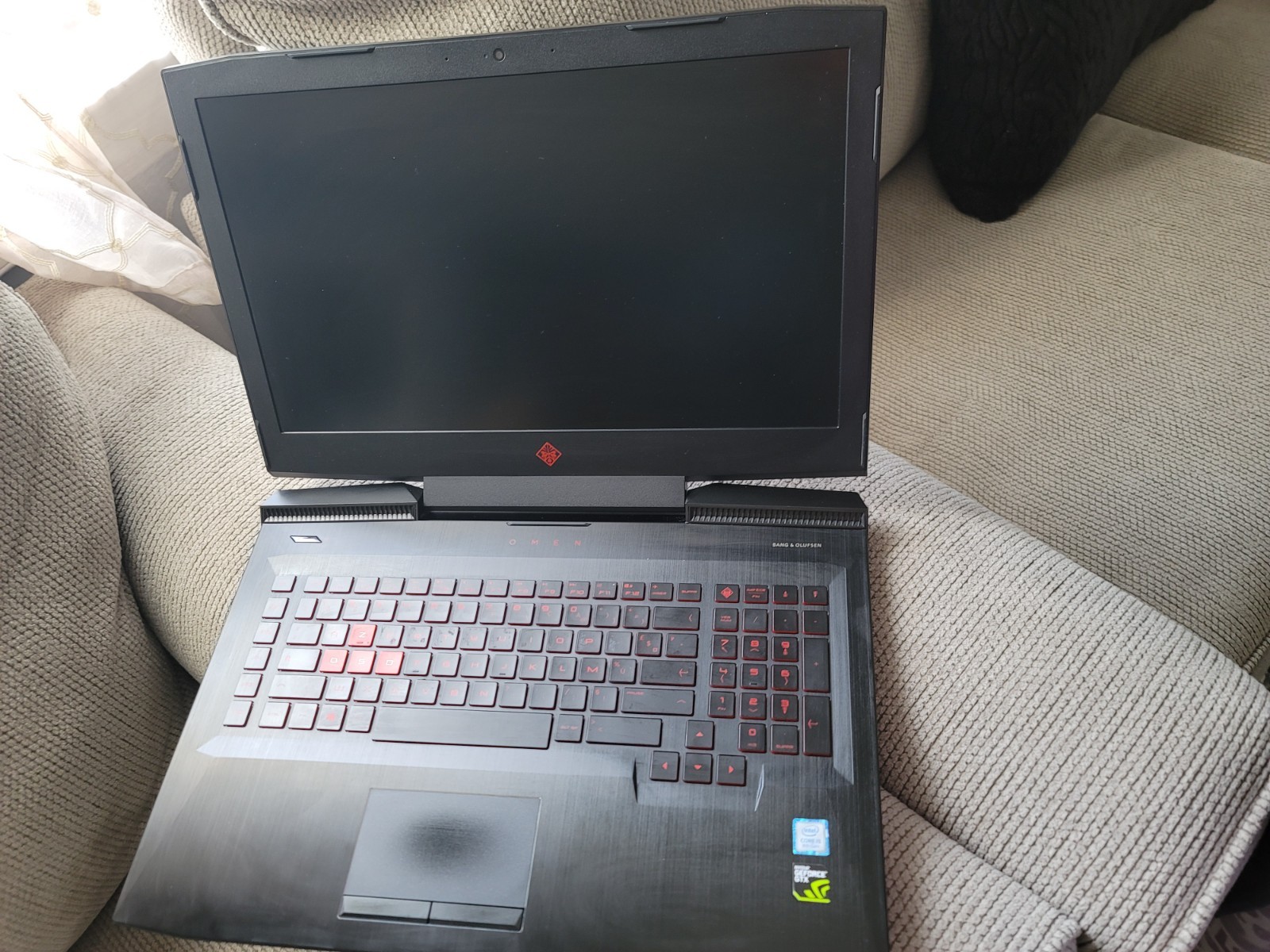 HP OMEN 17 in Gaming Laptop i5-8300H |GTX 1050 16GB RAM | 256GB SSD | 1080p FHD