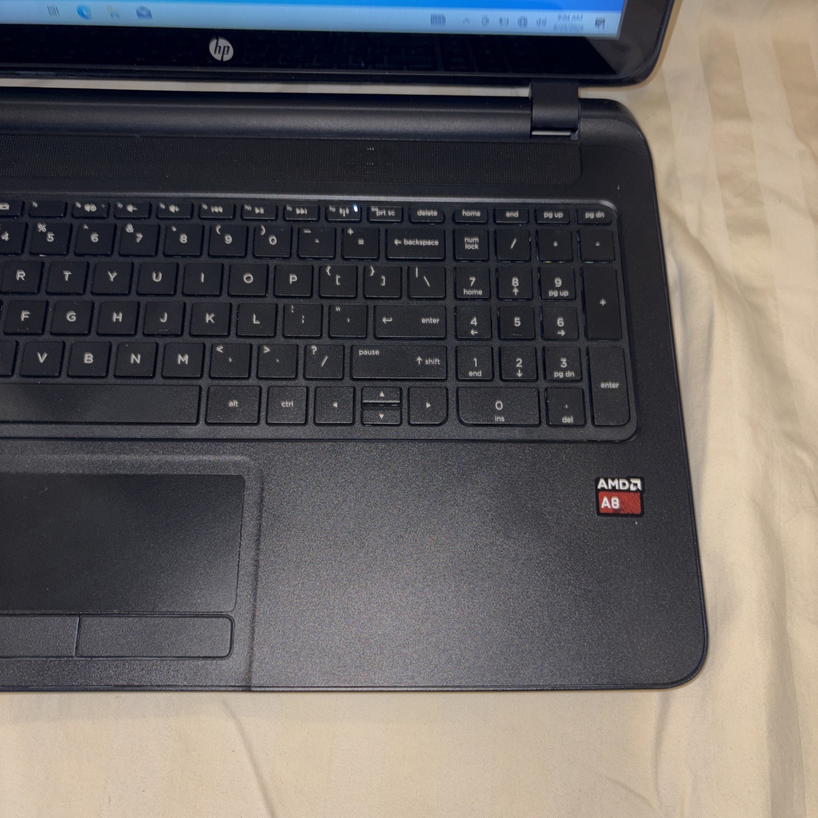 HP 15-f111dx 15.6″ Touchscreen Laptop AMD A8-6410 8GB 680GB Win-10 DVD-RW WebCam