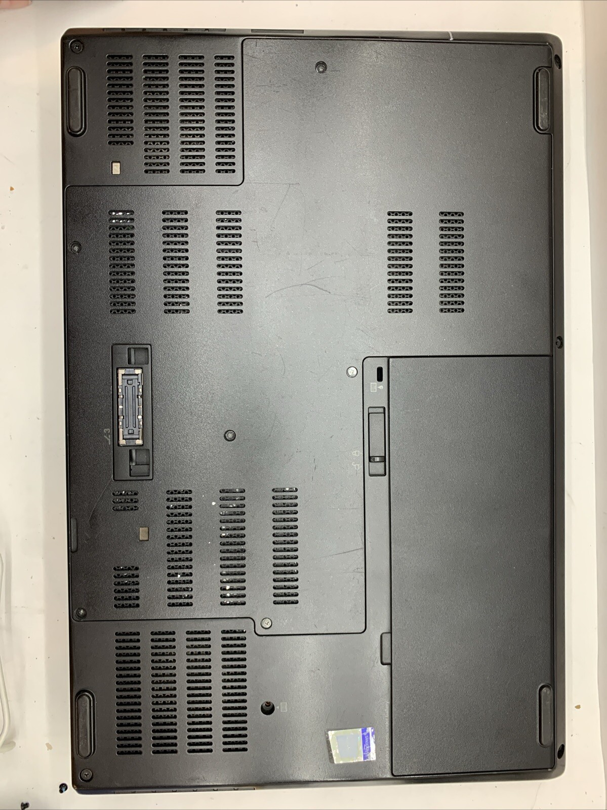 For parts or repair! Lenovo ThinkPad P51 i7-7820HQ 2.9GHz 20GB or 4GB RAM No HDD
