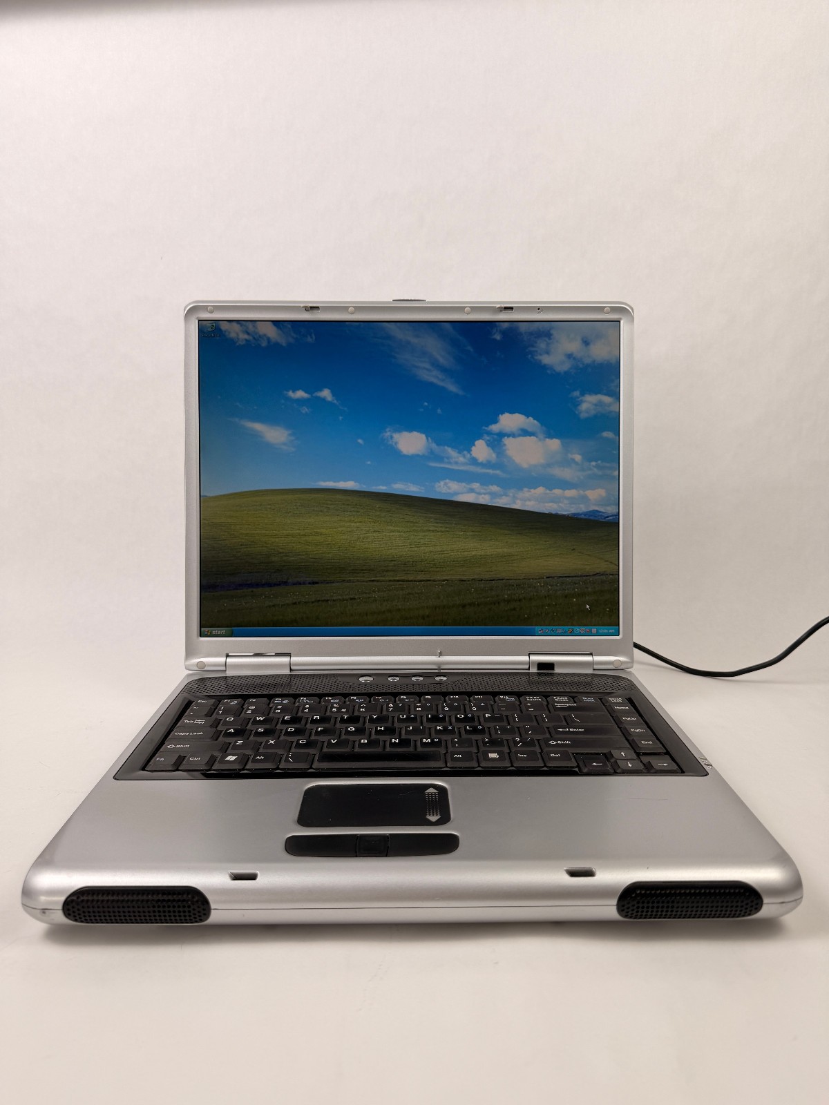 RARE 2004 Alienware Area 51m 766SN0 (Pentium 4, 1GB RAM, 80GB HDD, Win XP)
