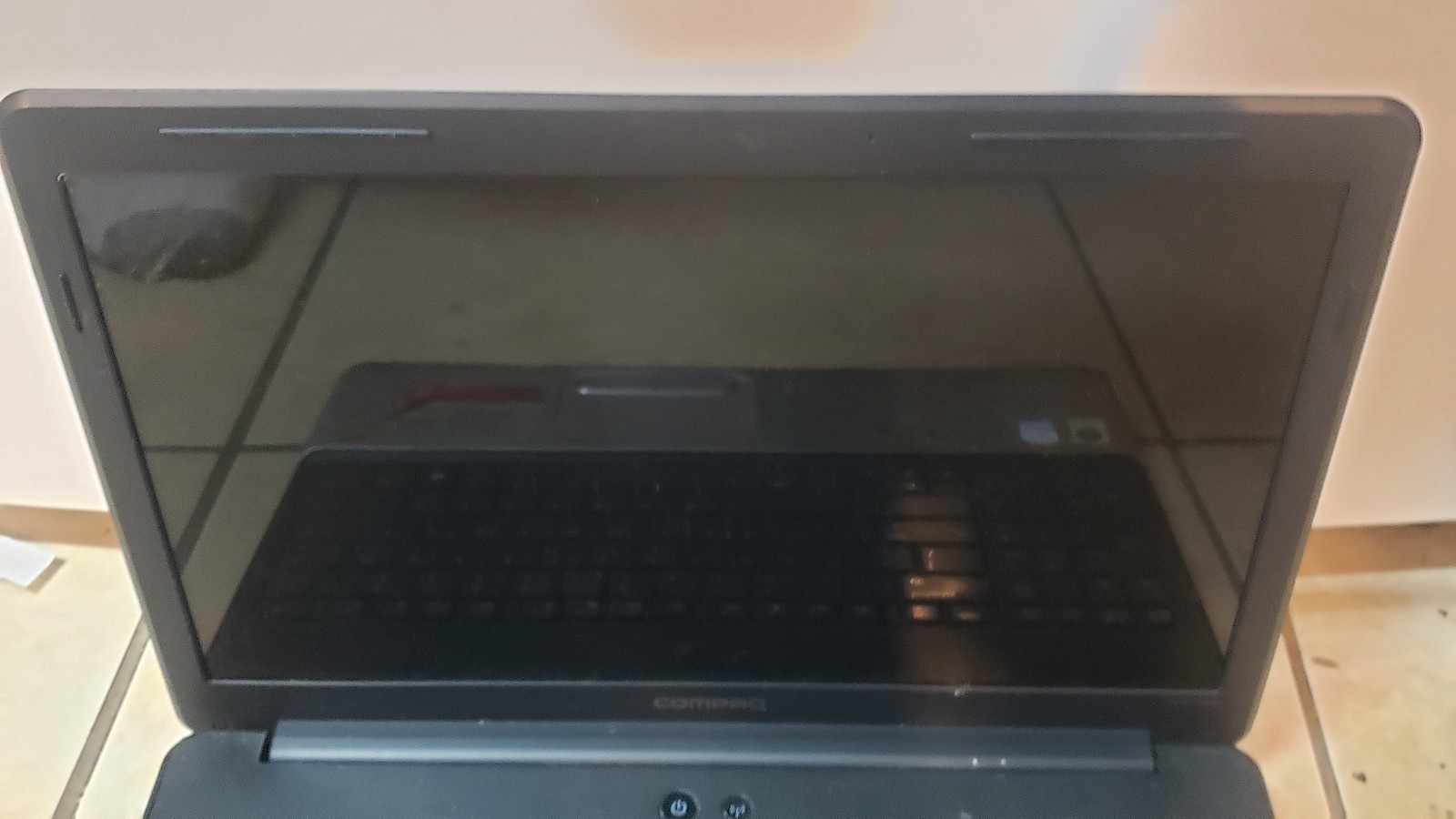 Compaq Presario CQ60 Laptop 1gb 128gb SSD PARTS REPAIR ONLY BROKEN SCREEN *LOOK*