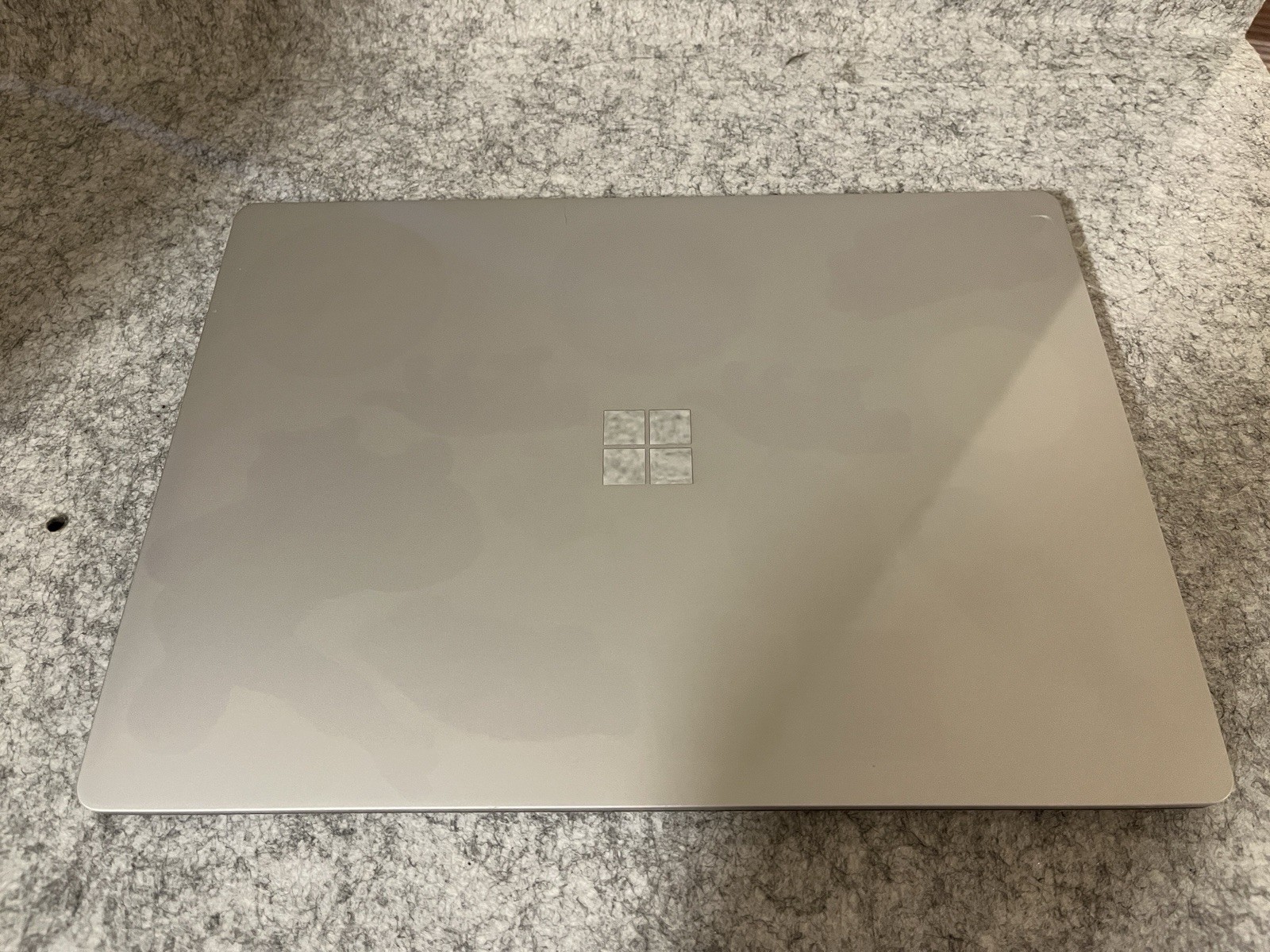 Microsoft Surface Laptop 2 i7-8650U @ 1.90GHz 16GB 512GB SSD Touch screen W-11 P