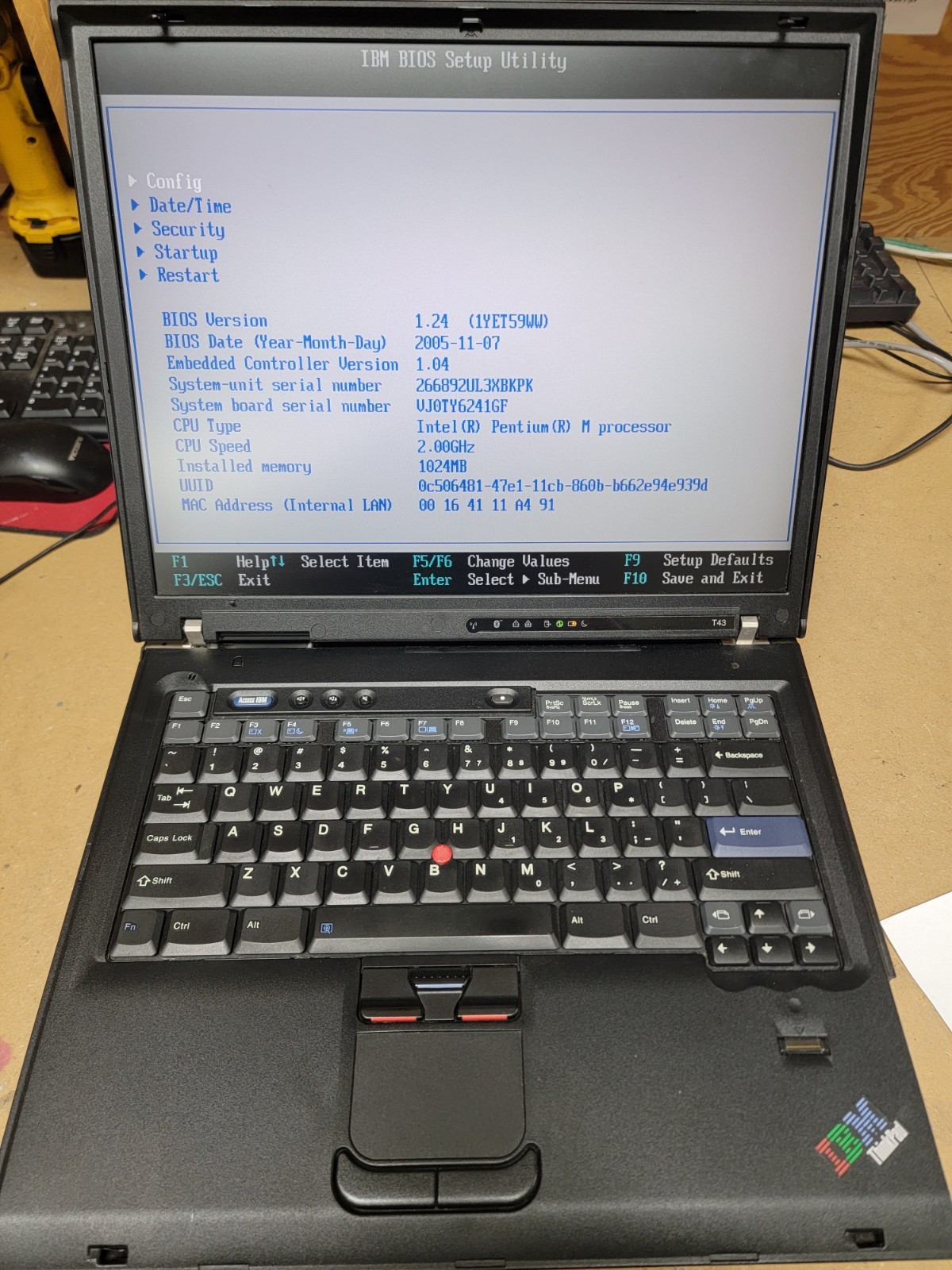 IBM Thinkpad 15″ T43 – Pent M 2.00Ghz – 1GB Ram – NO HDD NO BATTERY – FOR PARTS