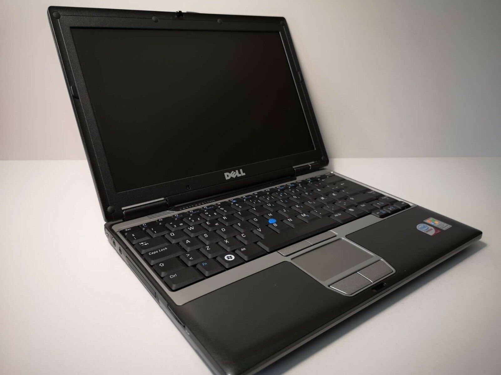 Dell Latitude D430 Core 2 Duo U7500 1.06Ghz 2GB RAM 1280x800px Windows 7 Pro
