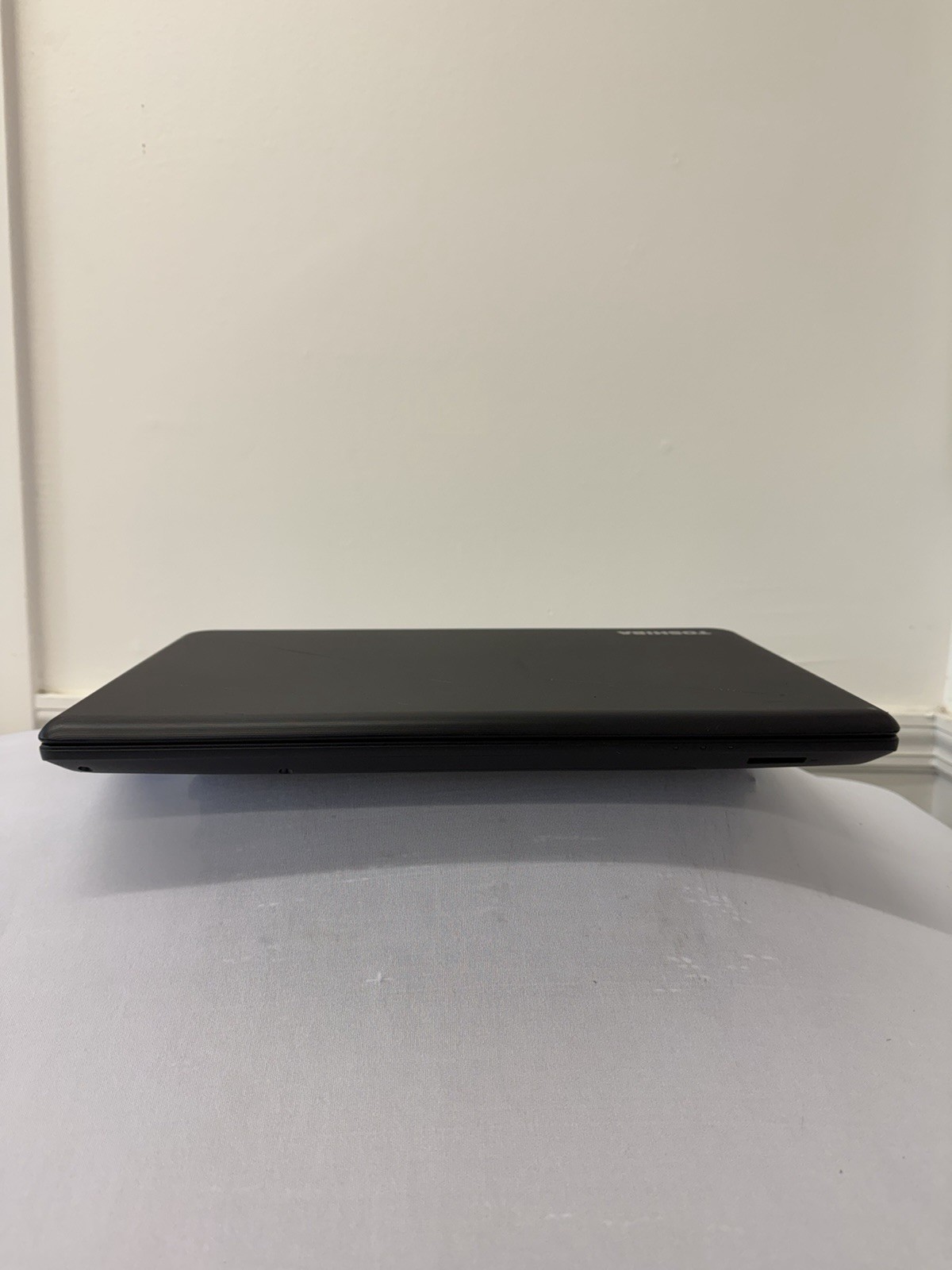 Toshiba Satellite C55-A5190 Laptop – Intel – RAM 4GB – Read Desc