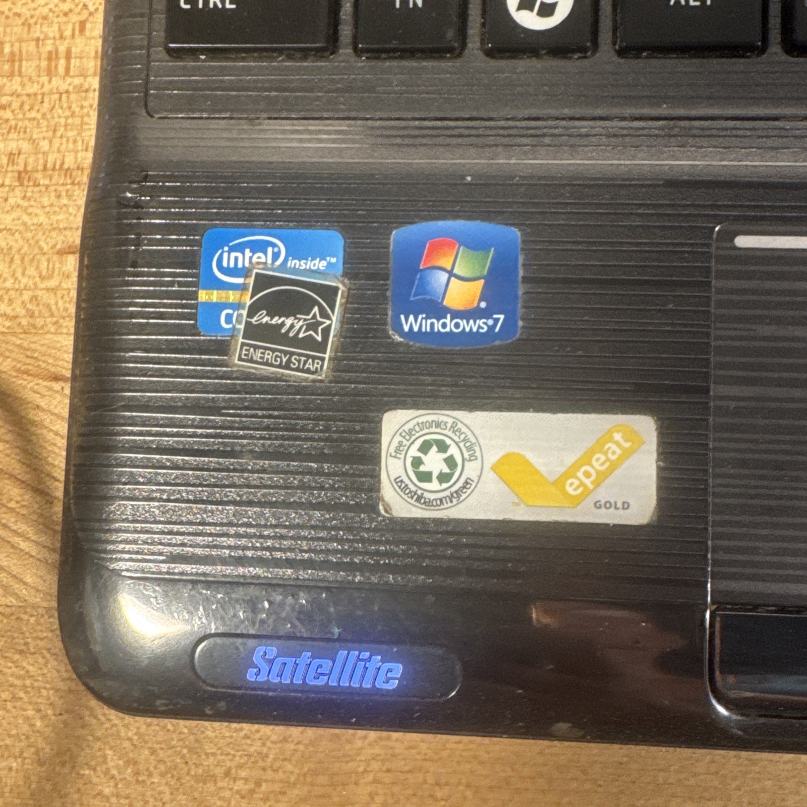 Toshiba Satellite P755 Laptop Intel Core i7-2670 QM 2.20 GHz 8GB Ram Win7 READ