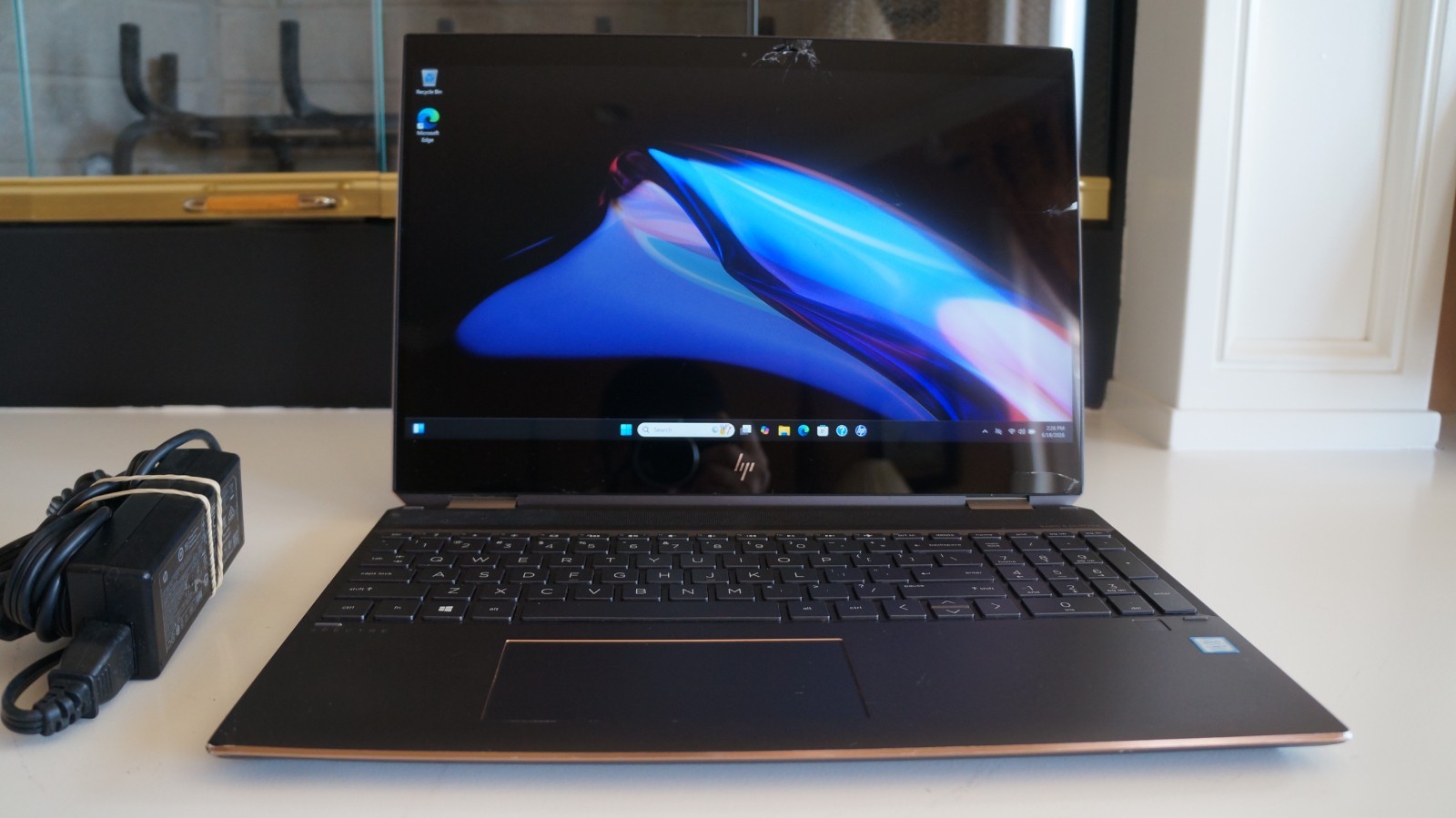 HP Spectre x360 15-DF i7-8565U 1.8GHz 8GB RAM 256GB SSD 4K Display, READ.