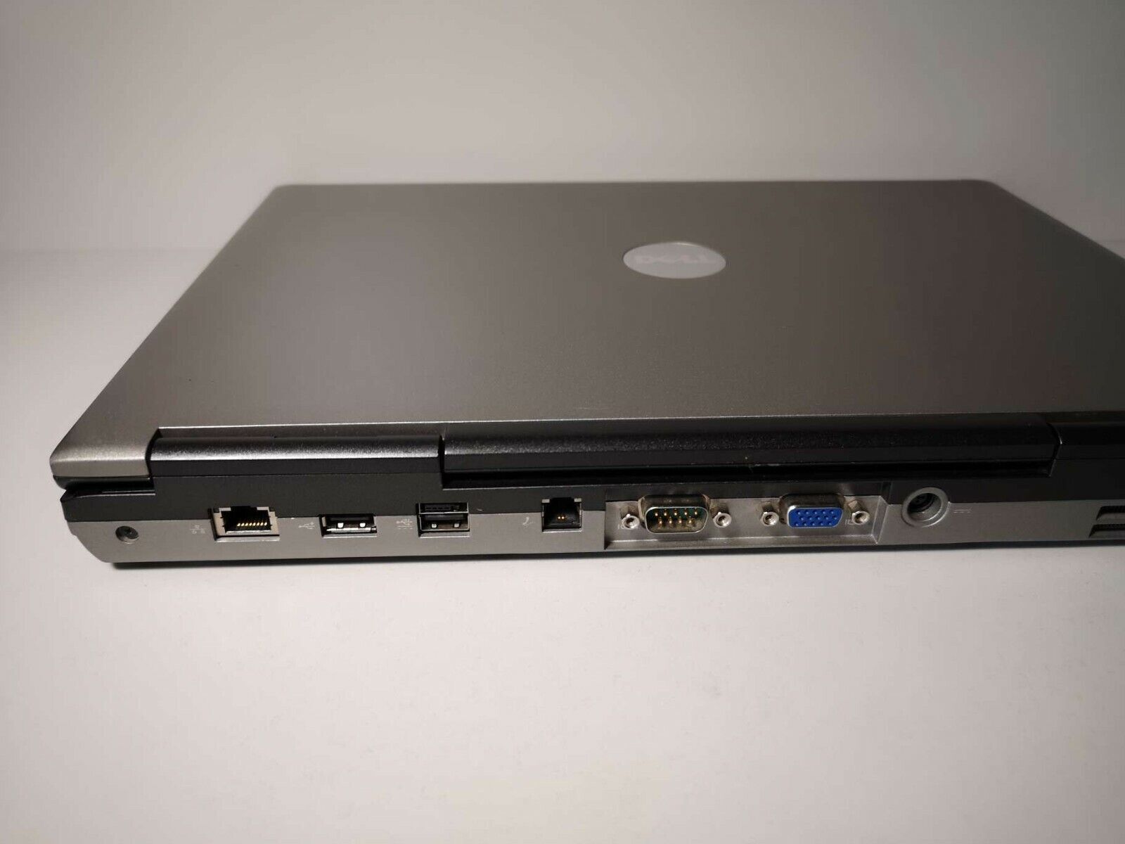 Dell Latitude D820 C2D T7200 2.00Ghz 1280x1024px 2GB/250GB HDD Win 7 Pro