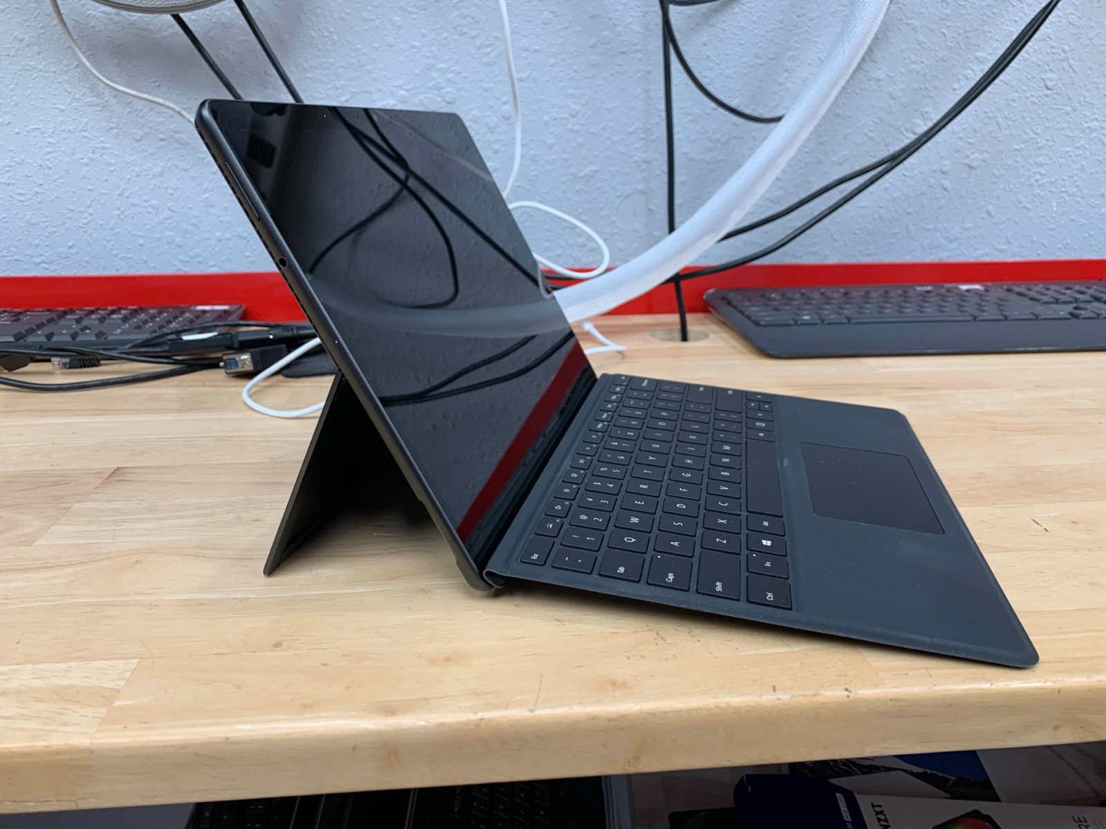 Microsoft Surface Pro 8 / 1983 i7-1185G7 16GB RAM 256GB SSD CHARGING PORT DEFECT