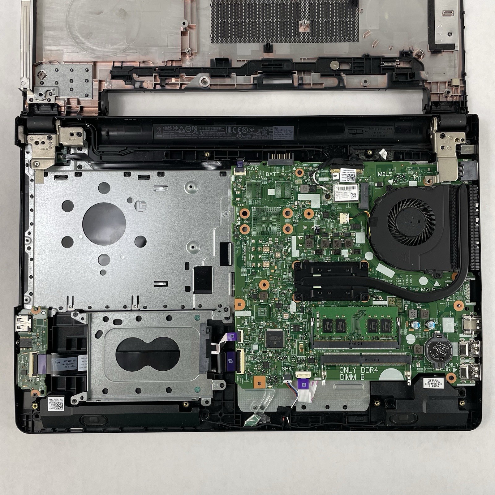Dell Inspiron 3576 15.6″ i5-8250U 1.60 GHz 8 GB RAM No SSD/OS/AC/Batt