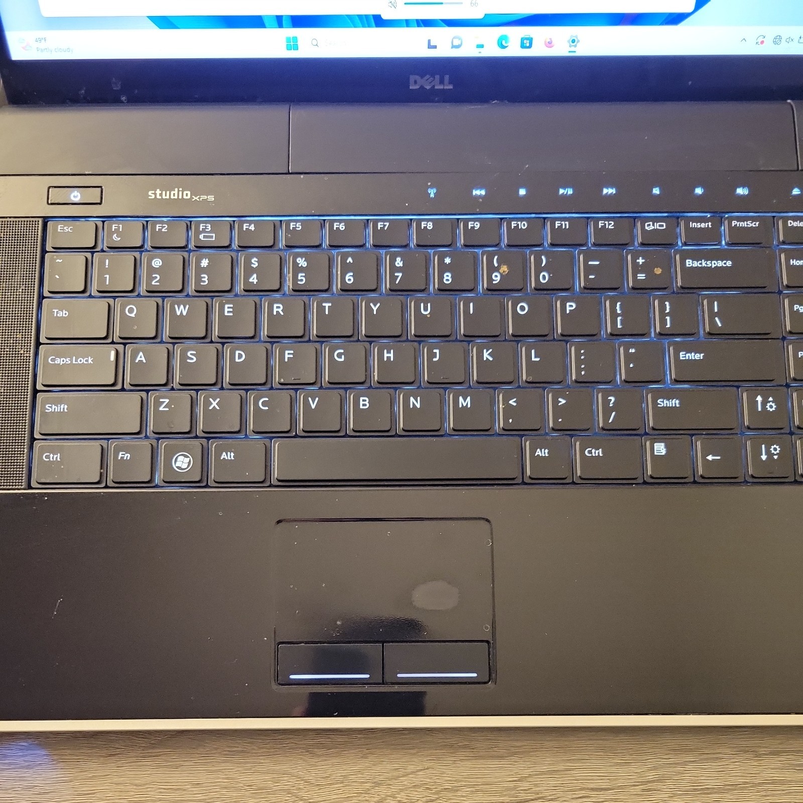 Dell Studio XPS 1645 15.6″ i7-Q720 6GB ram 465 GB HDD Webcam Backlit Win 11