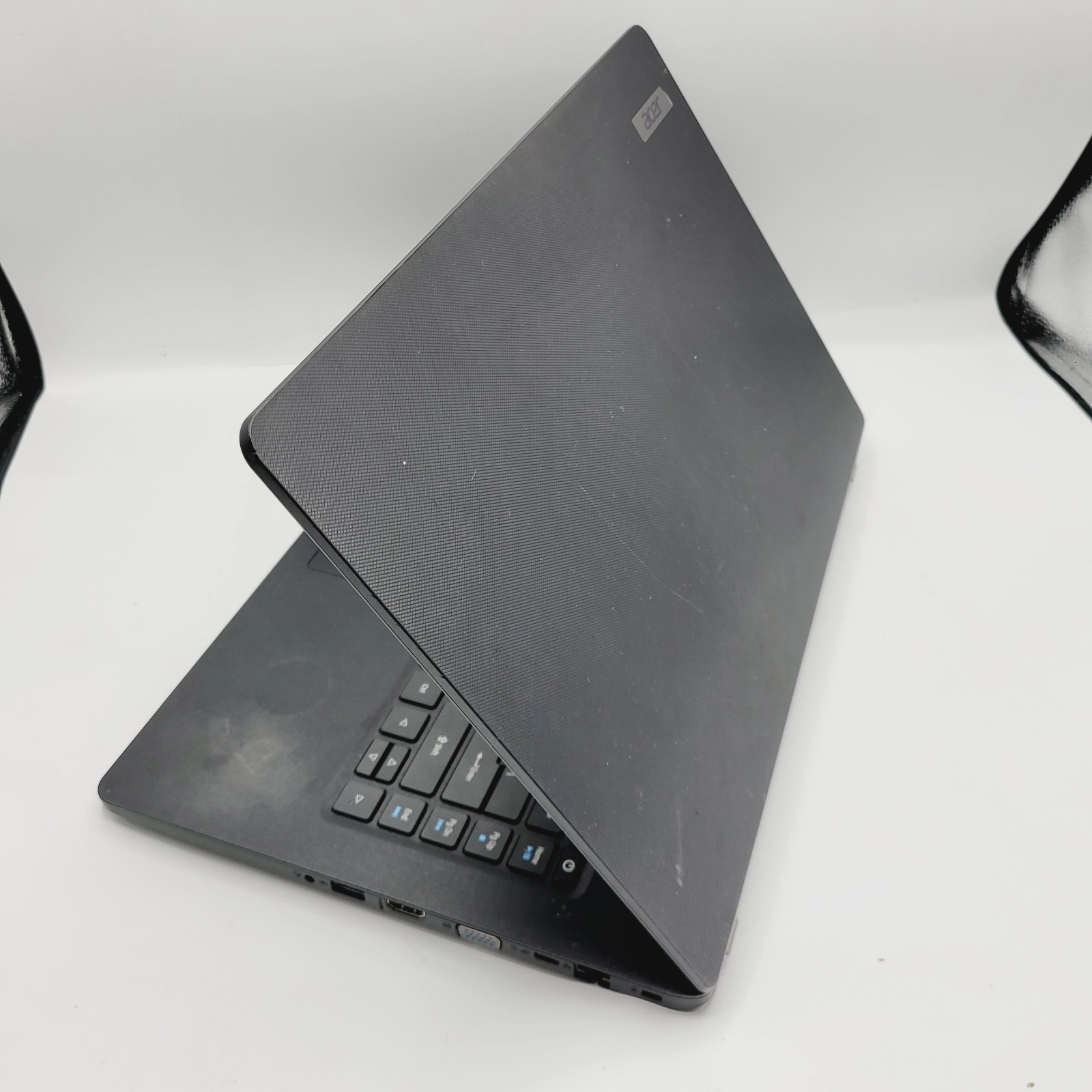 Acer TravelMate P214 Core i5 8th Gen No RAM No HDD 15.6″ FOR PARTS
