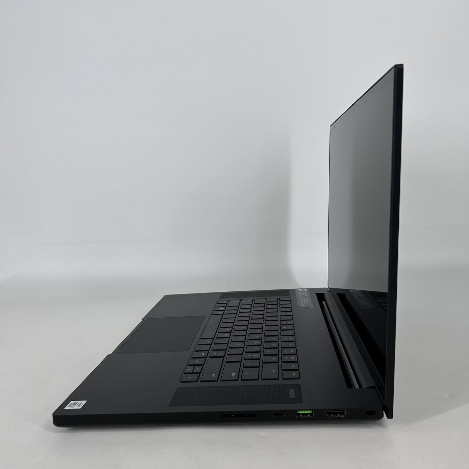 Razer Blade Pro 17 4K TOUCH i7-10875H 2.30GHz 32GB 2TB/1TB RTX 2080 Super Max-Q