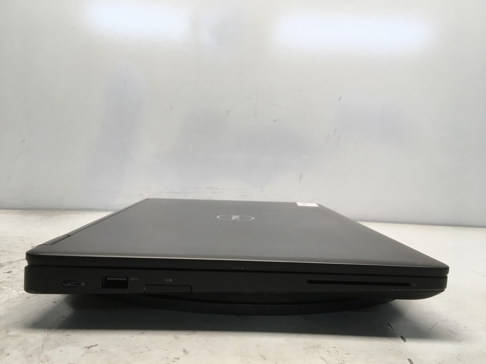Dell Latitude 5480 Intel i5-7300U 2.6GHz 4 GB NO HDD No Batt