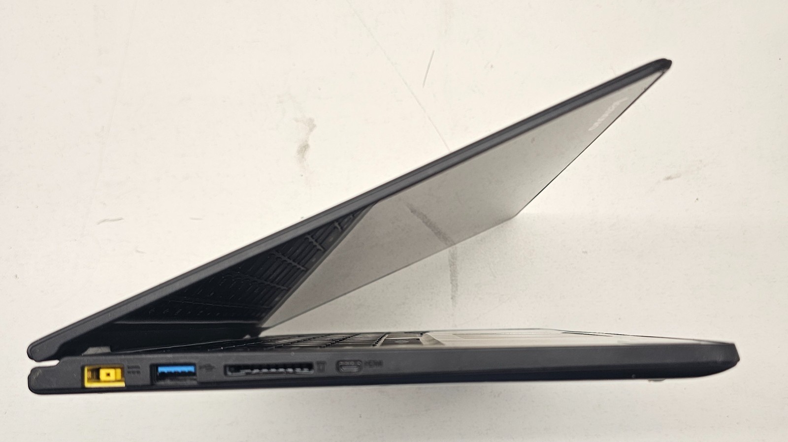 Lenovo Yoga 2 11 Laptop Intel Pentium N3540 4GB Ram 500GB HDD NO OS (FL)