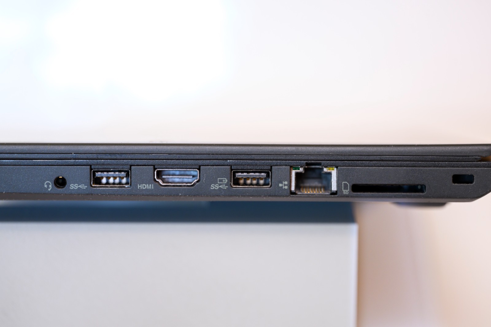 Lenovo ThinkPad T480 14″ FHD Core i5-8350U 12GB 256GB NVMe SSD Win 10 Pro IR/RGB