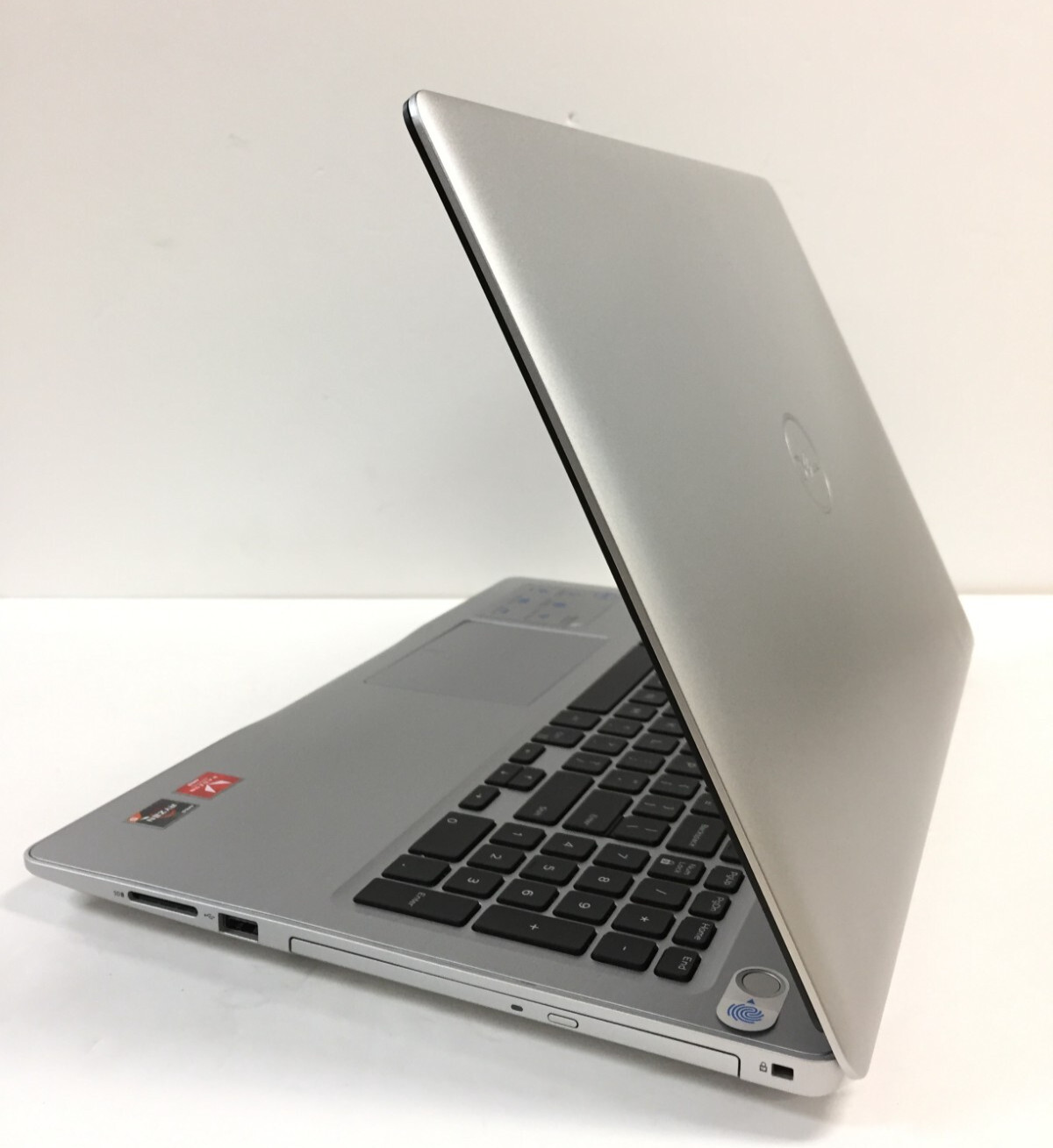 Dell i5575-A347SLV 15.6″ Touch Laptop/AMD Ryzen 5 2500U/16GB RAM/512GB SSD/Win10