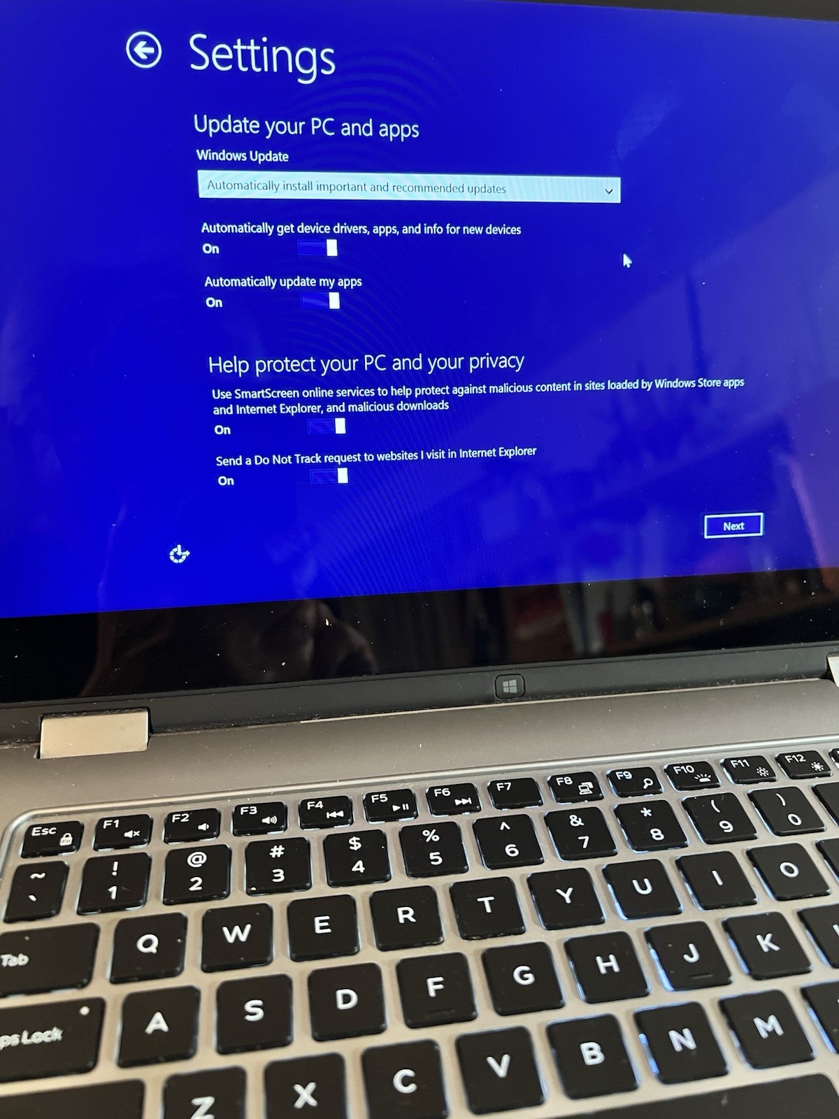 Dell Inspiron 13.3” touchscreen, (i5, 2.7GHz,8G ram,500G HDD)-factory reset